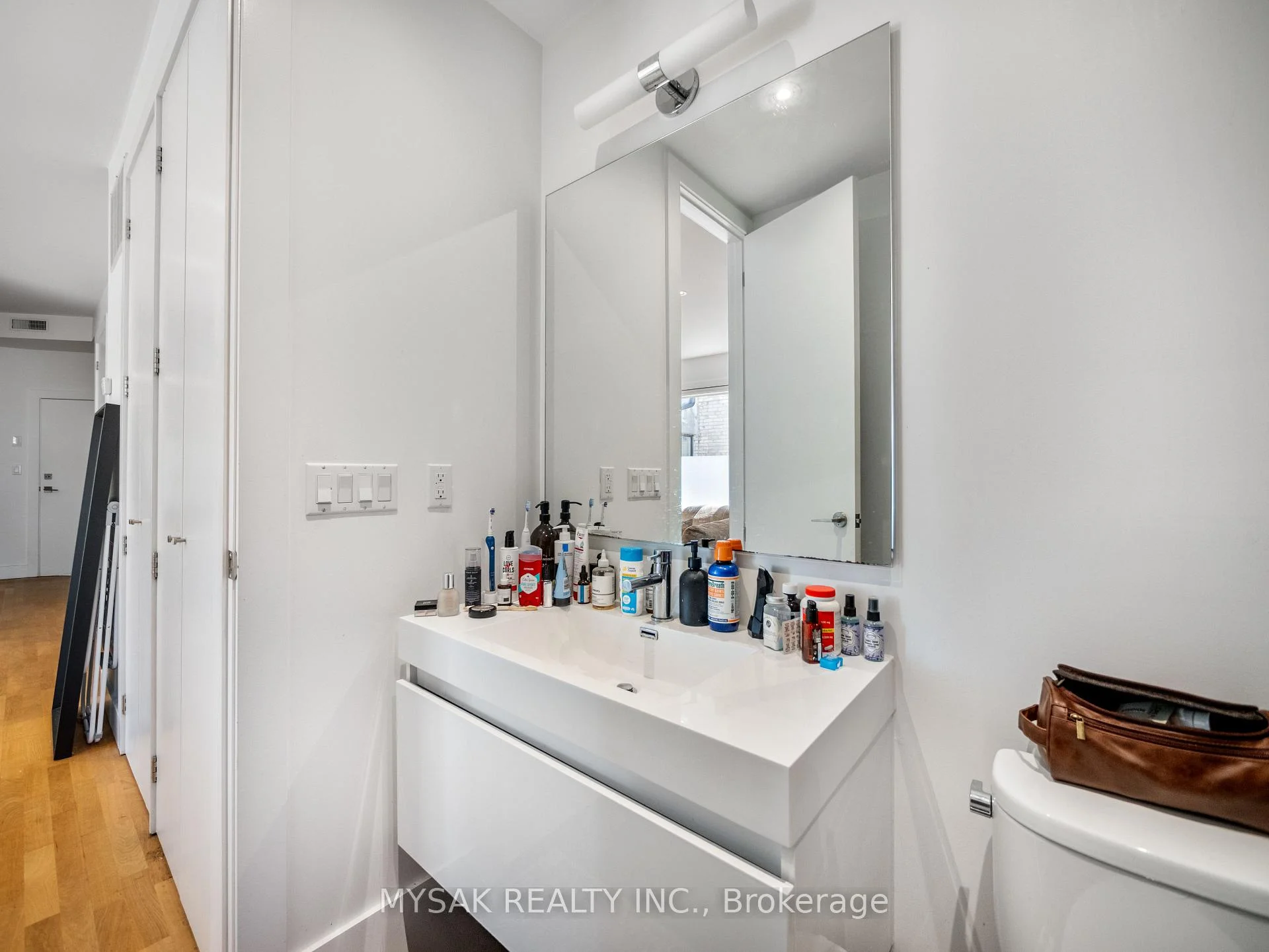 Photo 54 of 427 Crawford Street, Toronto, Palmerston-Little Italy — HOMEH