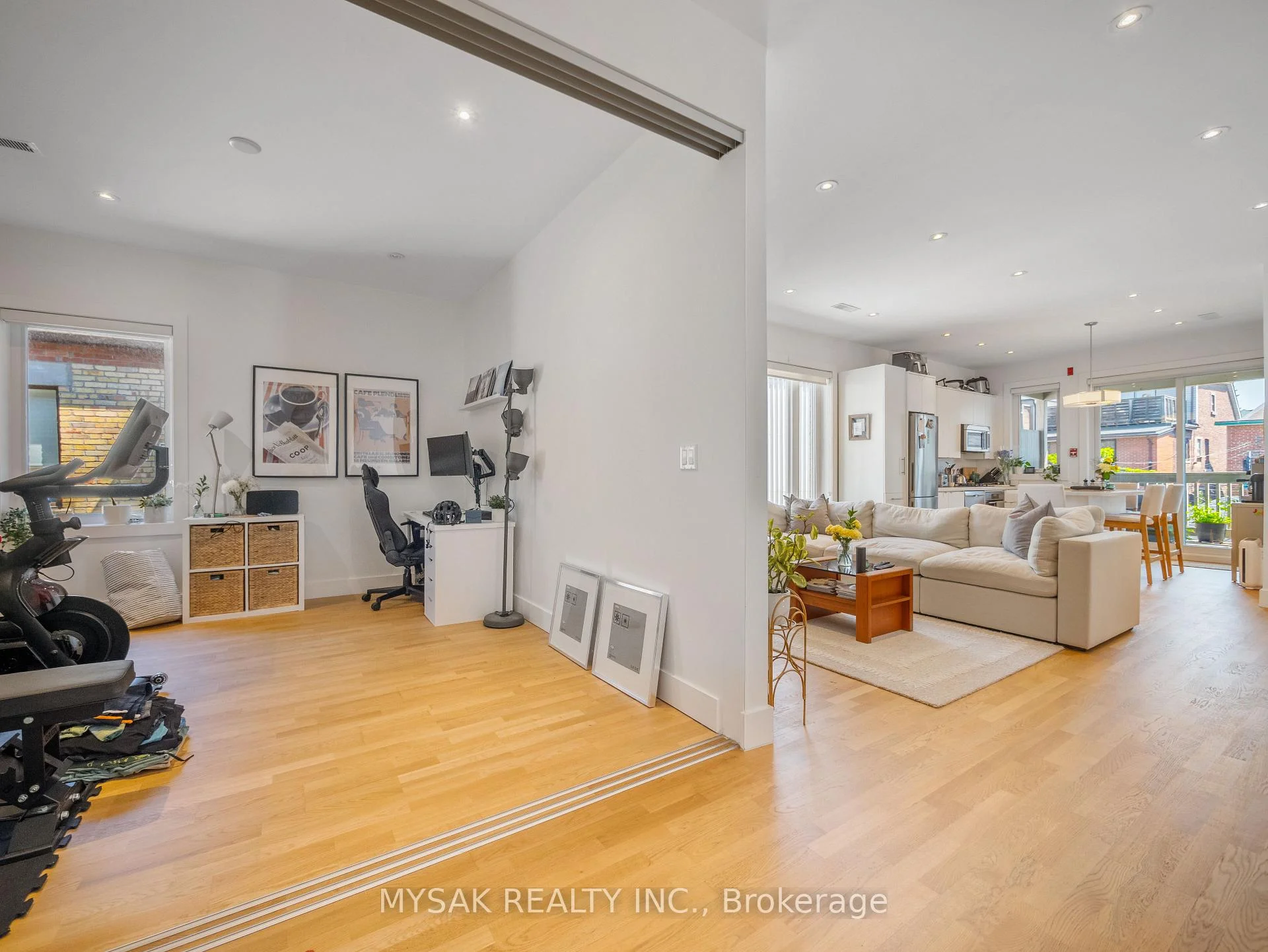 Photo 63 of 427 Crawford Street, Toronto, Palmerston-Little Italy — HOMEH