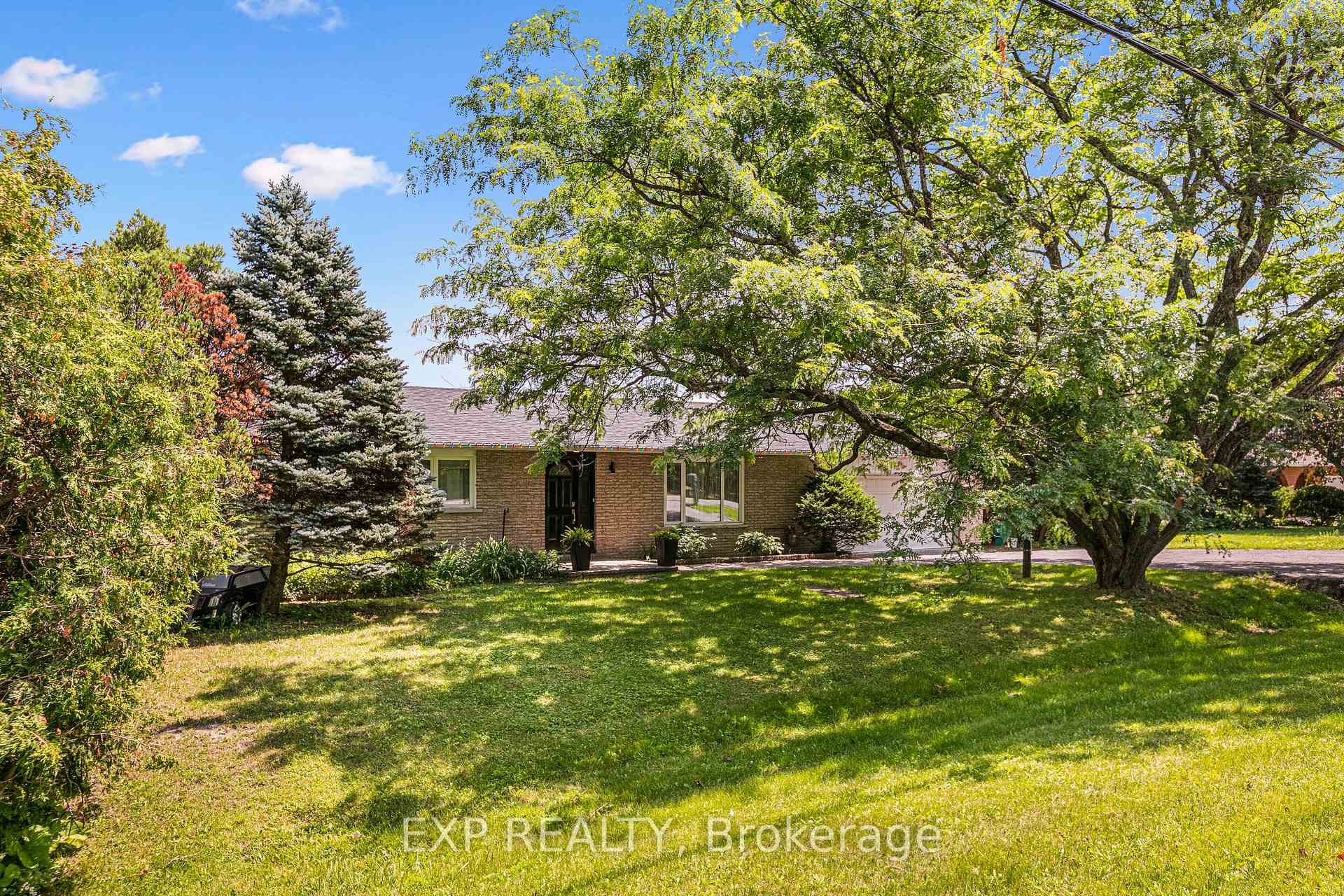 Photo 2 of 10 Queen Anne Crescent, Ottawa, Barrhaven East — HOMEH
