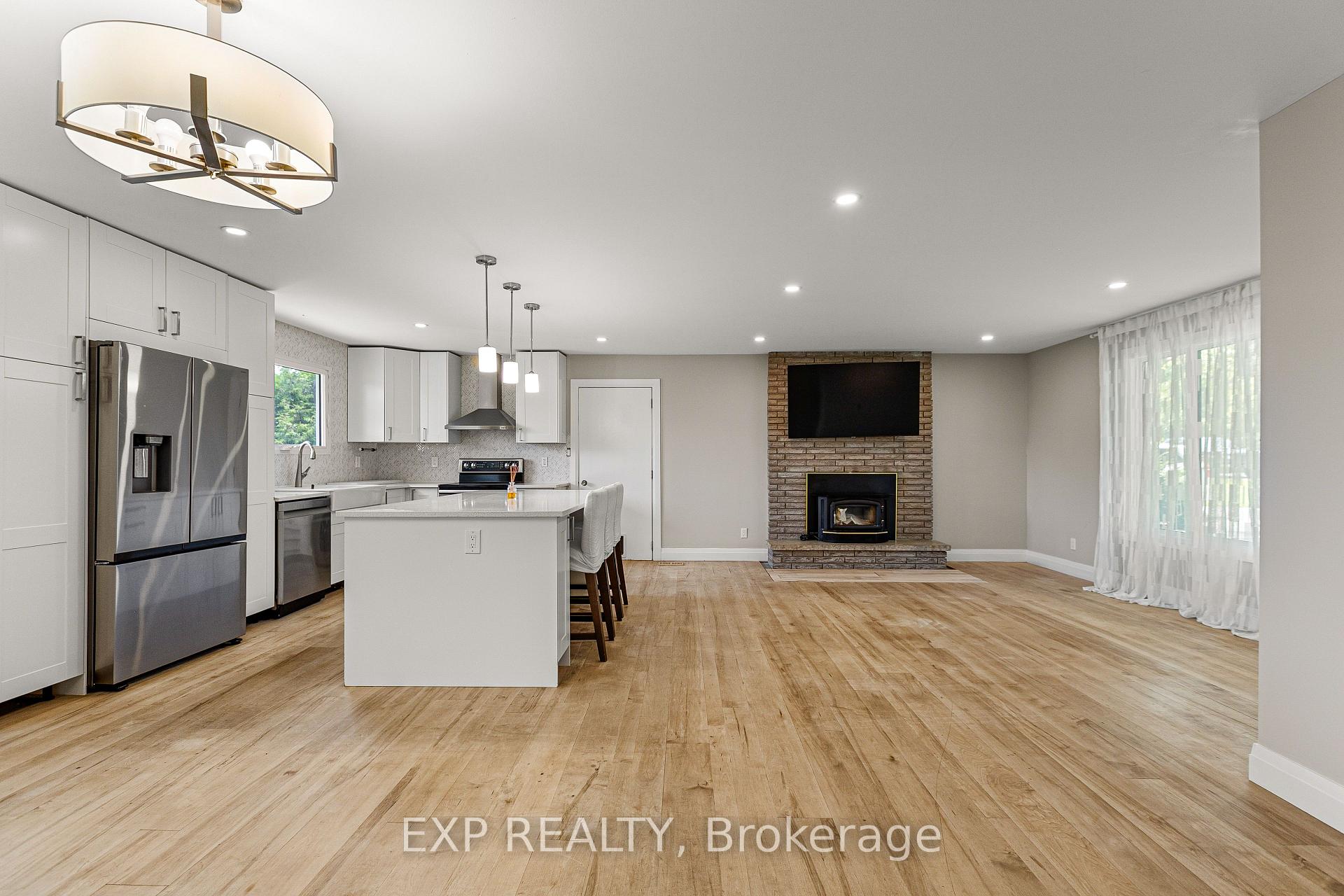 Photo 5 of 10 Queen Anne Crescent, Ottawa, Barrhaven East — HOMEH