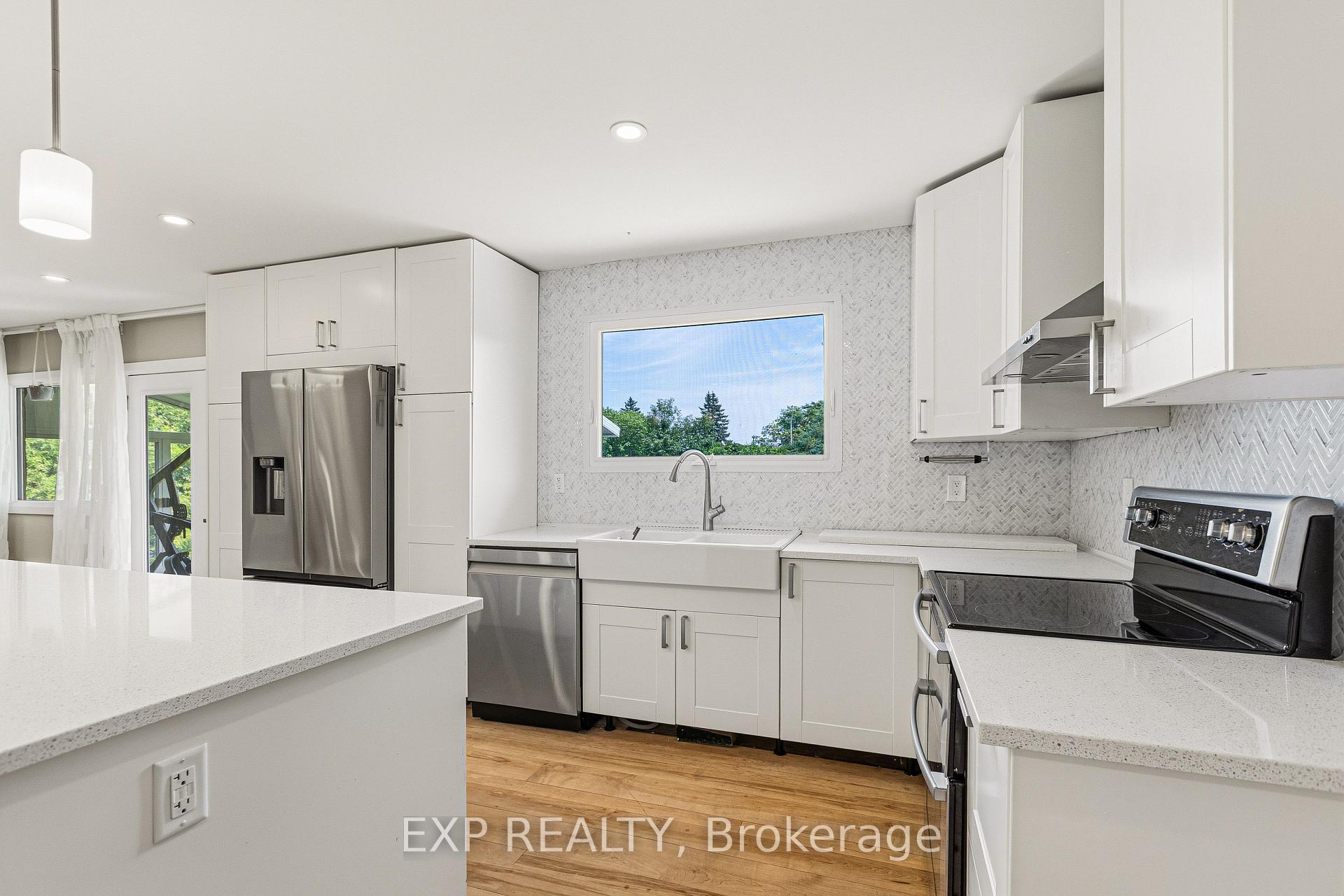 Photo 15 of 10 Queen Anne Crescent, Ottawa, Barrhaven East — HOMEH