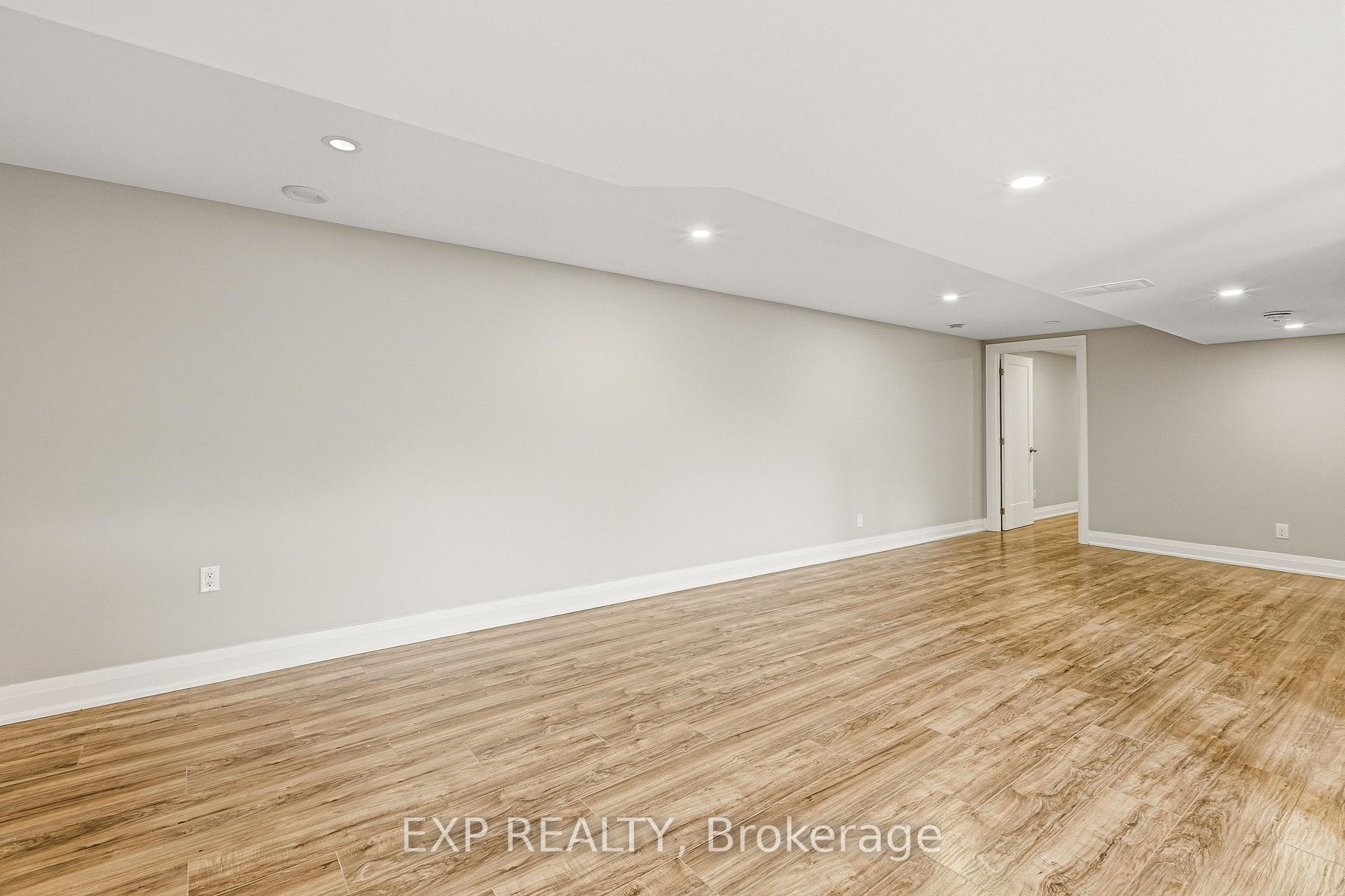 Photo 32 of 10 Queen Anne Crescent, Ottawa, Barrhaven East — HOMEH