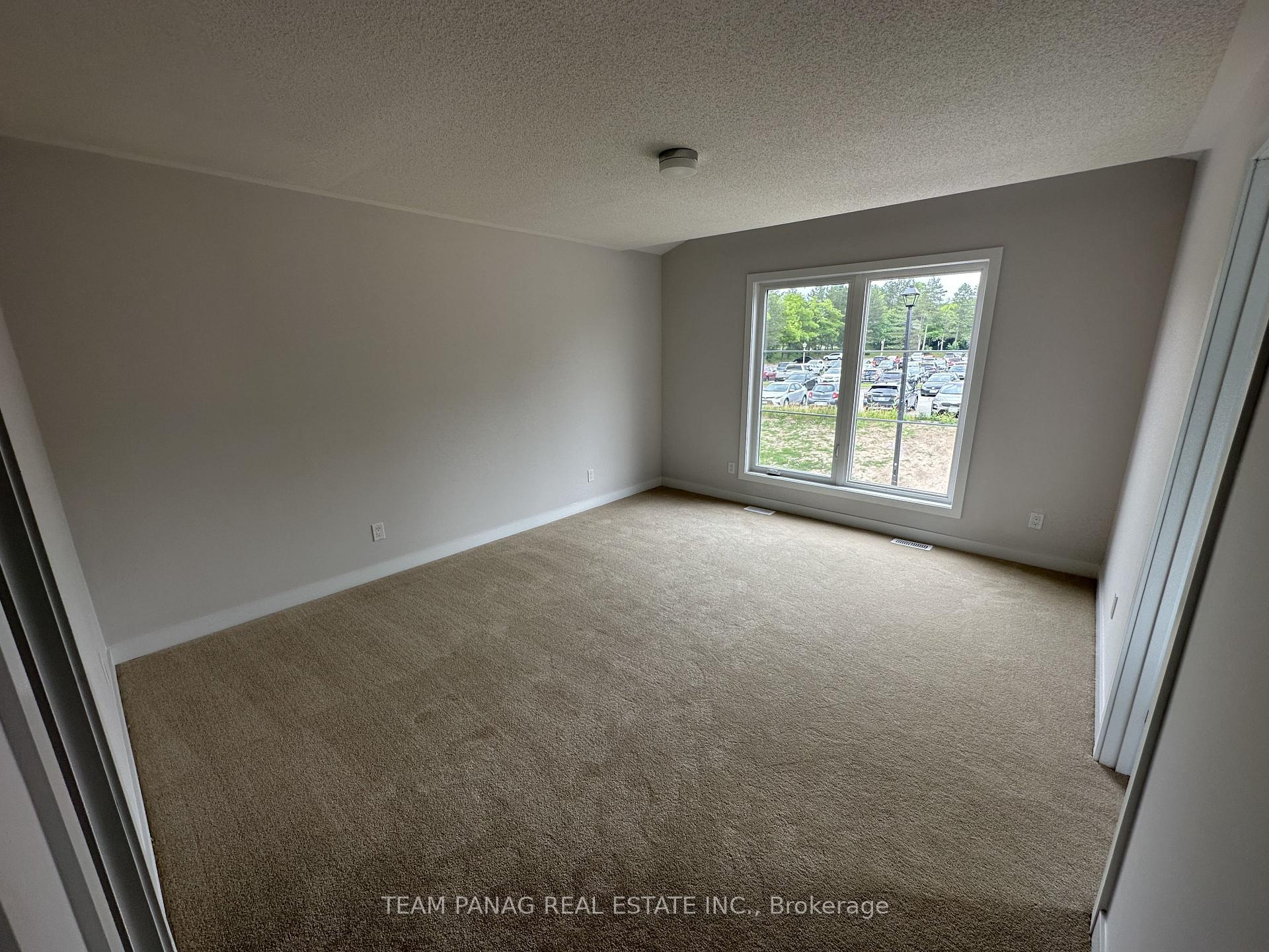 Photo 11 of 28 Trailside Drive, Haldimand — HOMEH