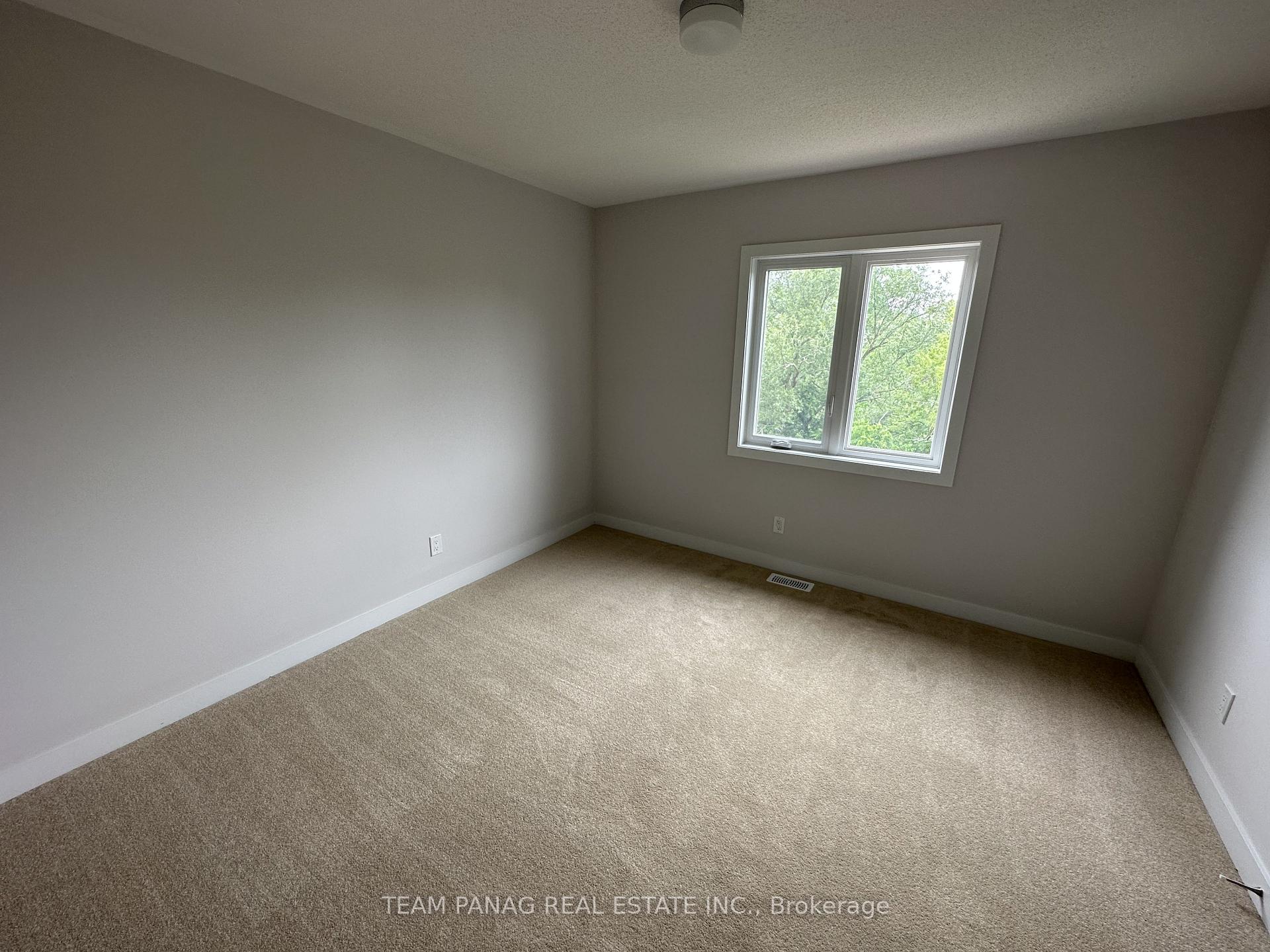 Photo 15 of 28 Trailside Drive, Haldimand — HOMEH