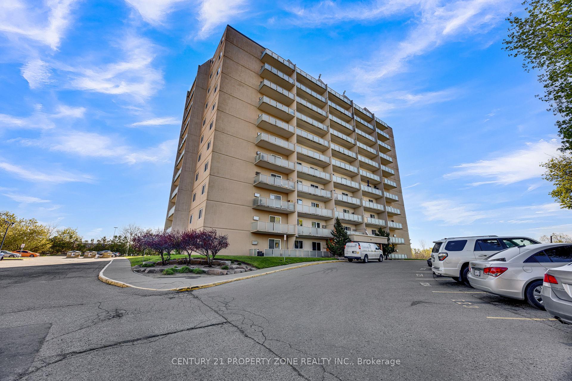 Front of Unit 907, 573 Mornington Avenue
