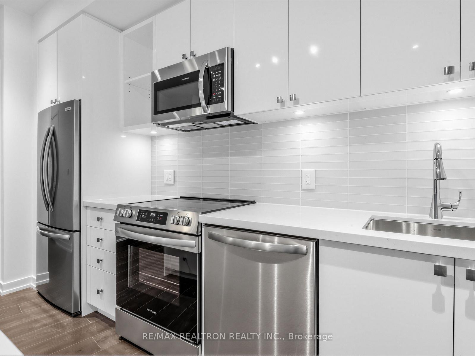Photo 16 of Unit 101, 333 Sunseeker Avenue, Innisfil, Rural Innisfil — HOMEH