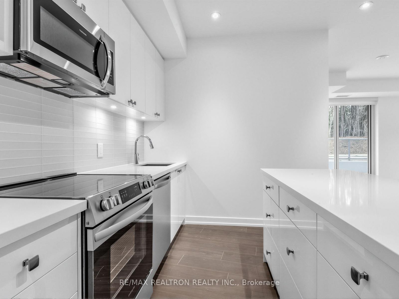 Photo 18 of Unit 101, 333 Sunseeker Avenue, Innisfil, Rural Innisfil — HOMEH