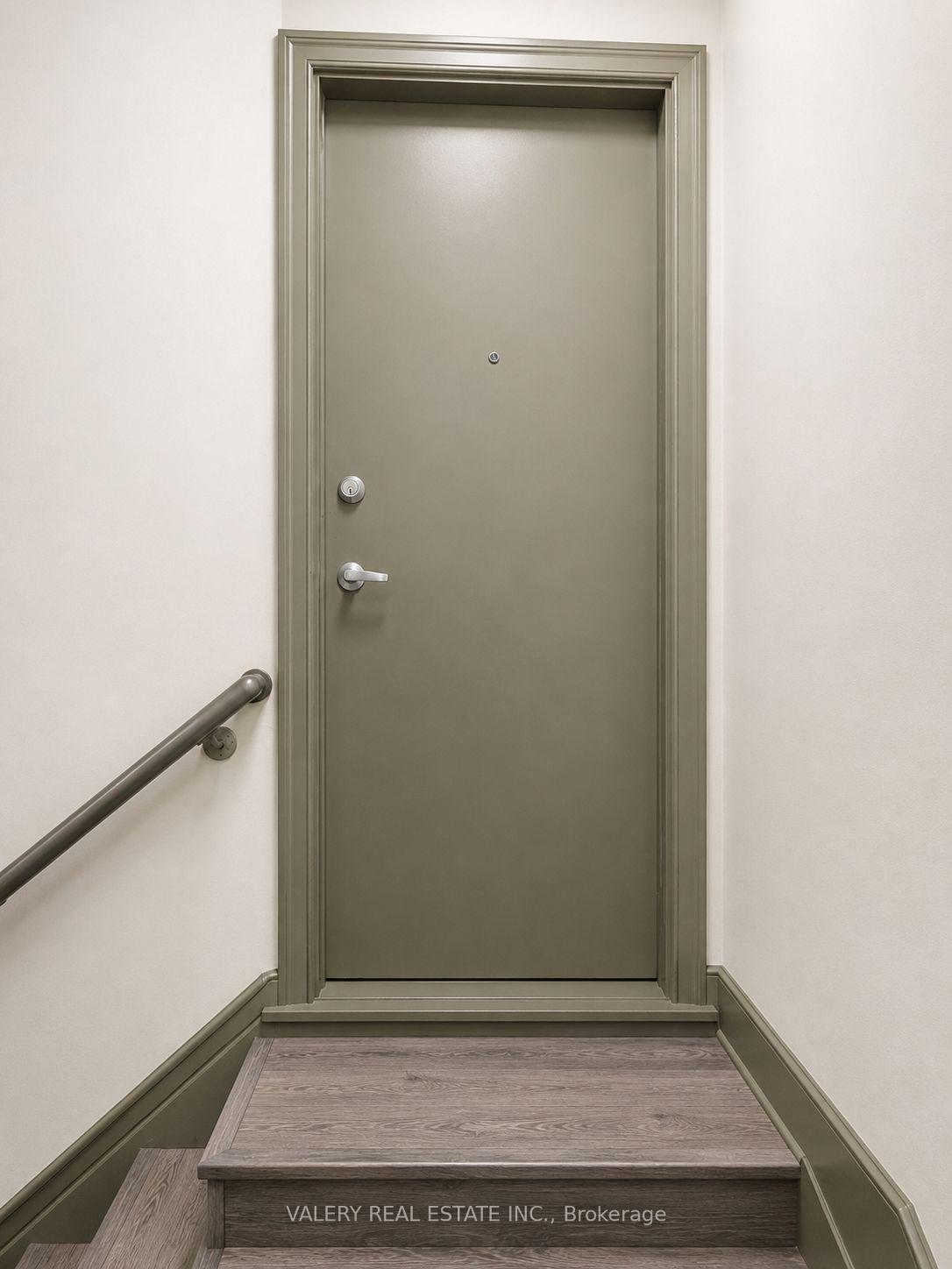Photo 4 of Unit U19, 1327 Bayview Avenue, Toronto, Leaside — HOMEH