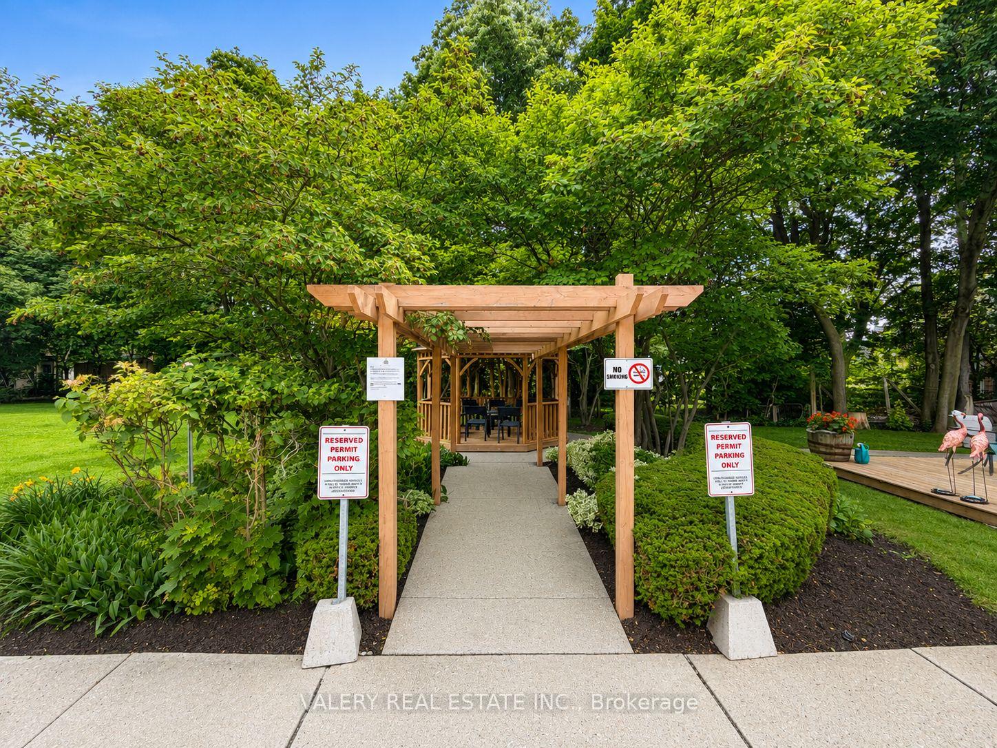 Photo 12 of Unit U19, 1327 Bayview Avenue, Toronto, Leaside — HOMEH