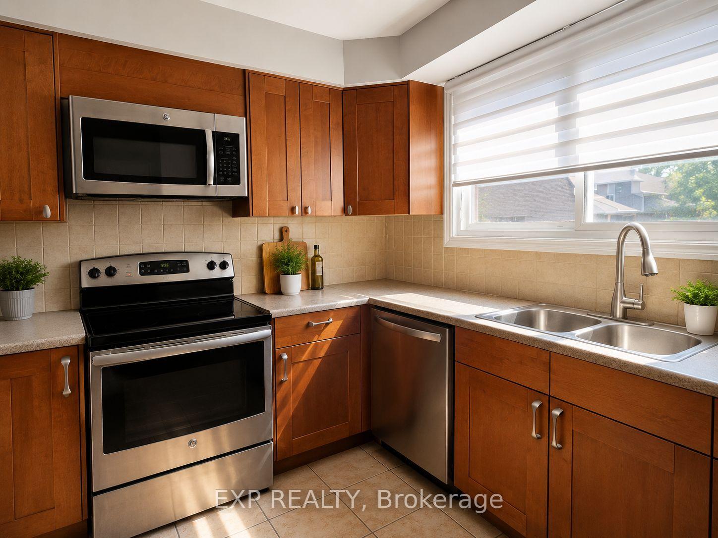 Photo 6 of Unit #12, 12 Permfield Path, Etobicoke, Etobicoke West Mall — HOMEH
