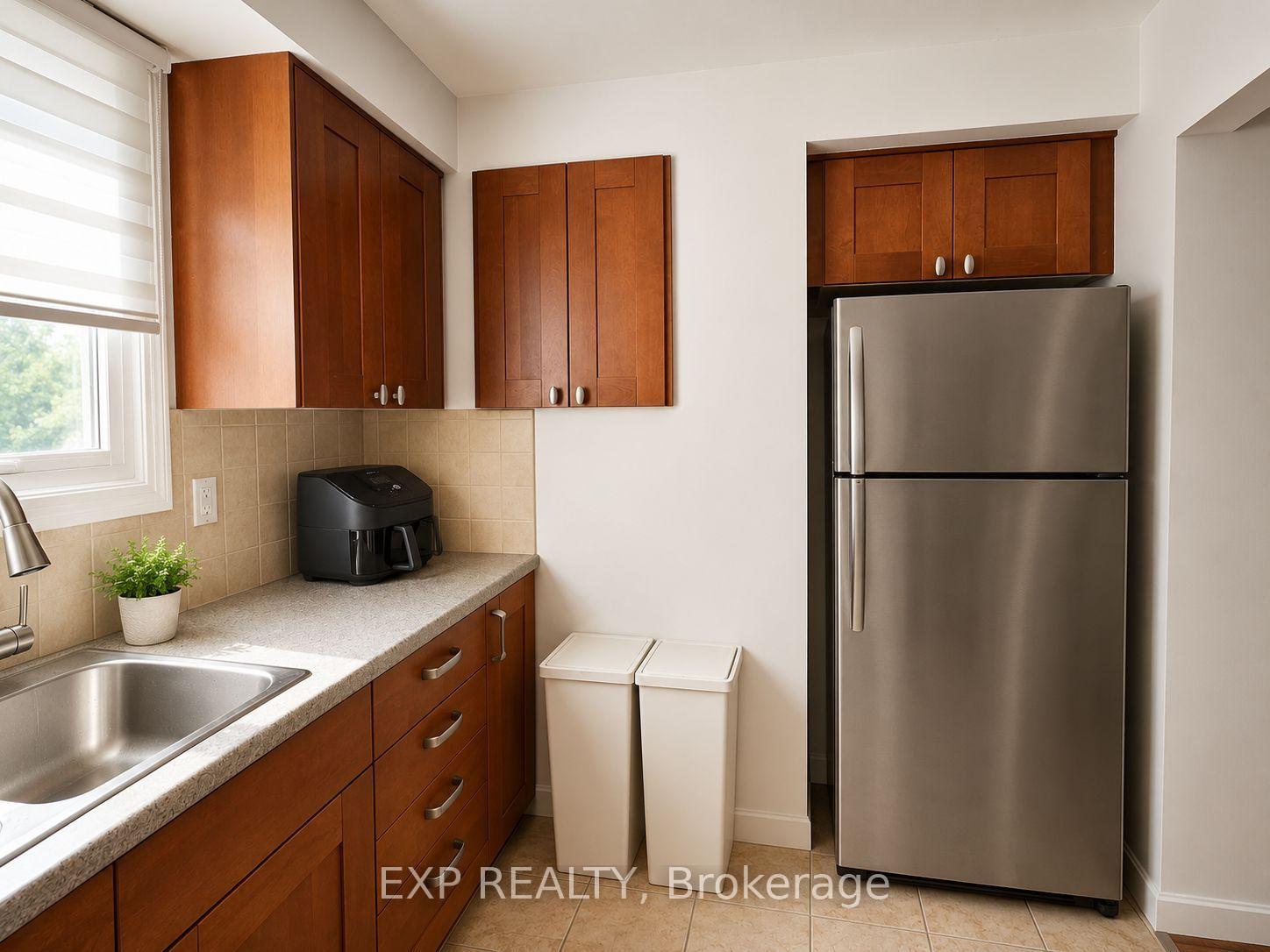 Photo 7 of Unit #12, 12 Permfield Path, Etobicoke, Etobicoke West Mall — HOMEH