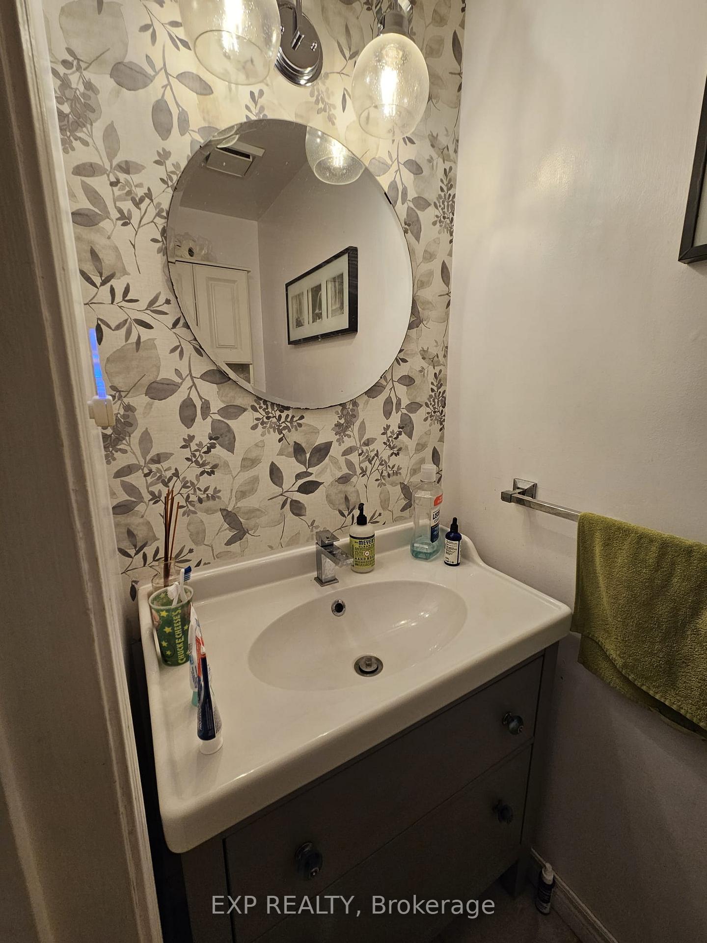 Photo 8 of Unit #12, 12 Permfield Path, Etobicoke, Etobicoke West Mall — HOMEH