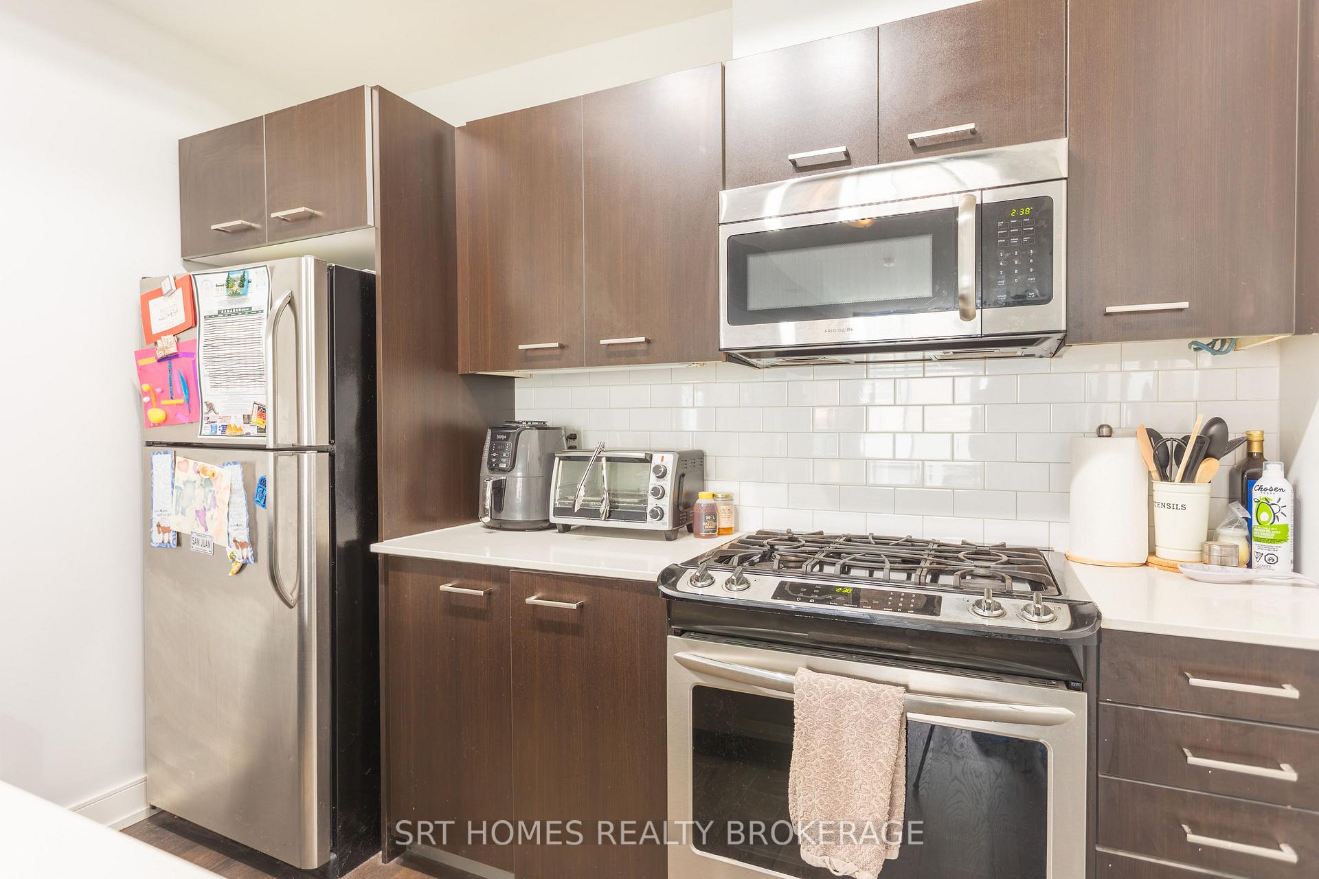 Photo 6 of Unit 3, 1321 Gerrard Street E, Toronto, Greenwood-Coxwell — HOMEH