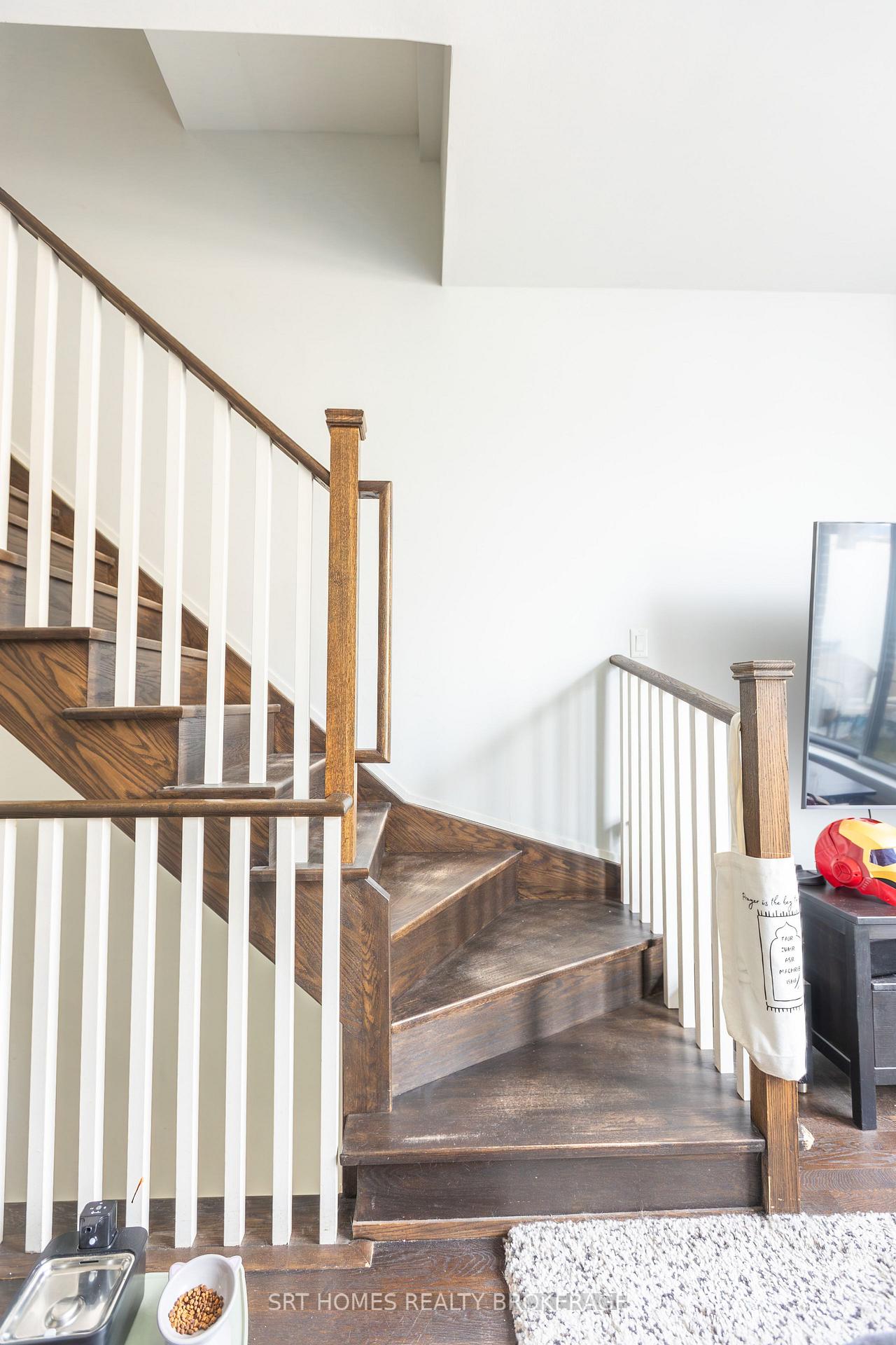 Photo 13 of Unit 3, 1321 Gerrard Street E, Toronto, Greenwood-Coxwell — HOMEH
