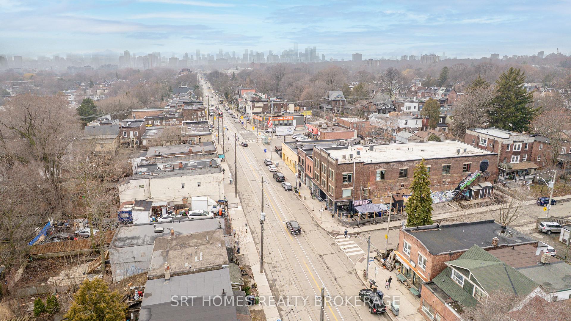 Photo 36 of Unit 3, 1321 Gerrard Street E, Toronto, Greenwood-Coxwell — HOMEH