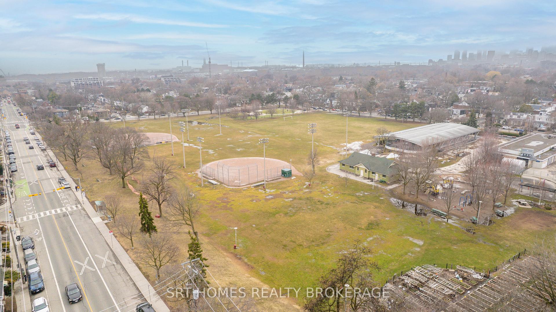 Photo 38 of Unit 3, 1321 Gerrard Street E, Toronto, Greenwood-Coxwell — HOMEH