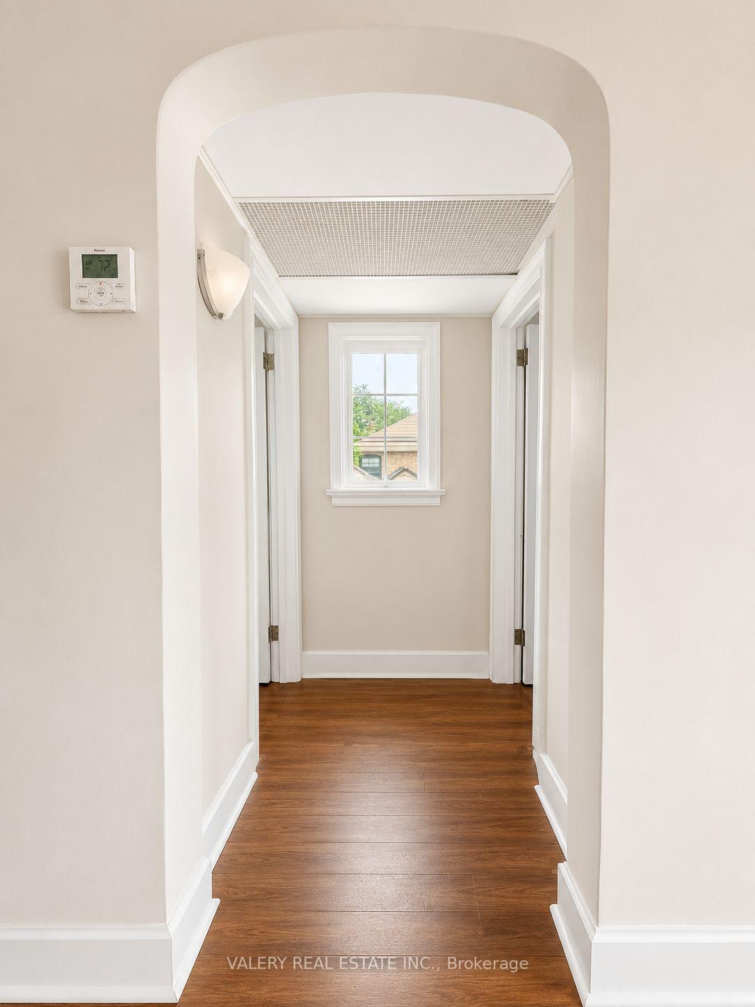 Photo 5 of Unit L24, 2 Sutherland Drive, Toronto, Leaside — HOMEH
