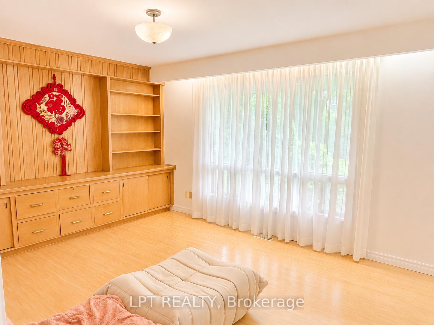 Photo 5 of 3 Oxbow Road, North York, Banbury-Don Mills — HOMEH
