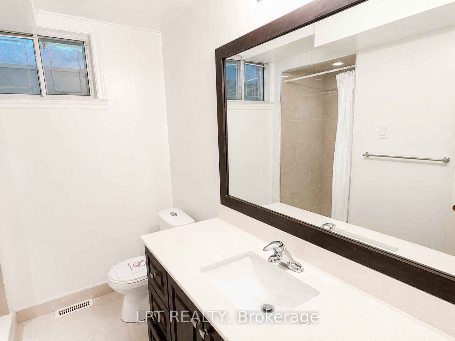 Photo 14 of 3 Oxbow Road, North York, Banbury-Don Mills — HOMEH