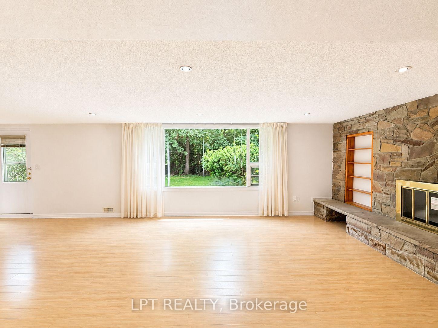 Photo 15 of 3 Oxbow Road, North York, Banbury-Don Mills — HOMEH