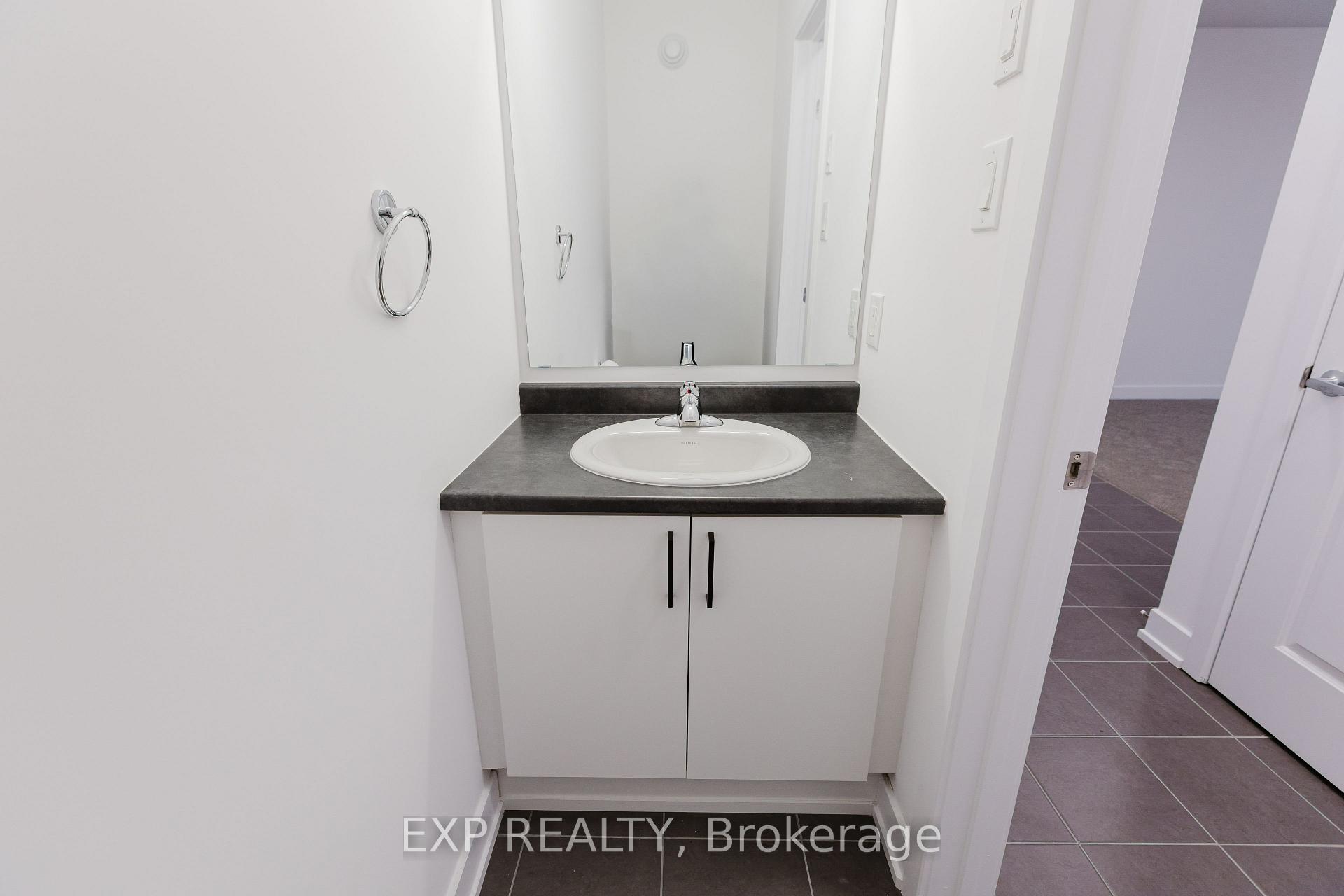 Photo 12 of 605 Silhouette Private, Ottawa, Barrhaven - Cedargrove/Fraserdale — HOMEH
