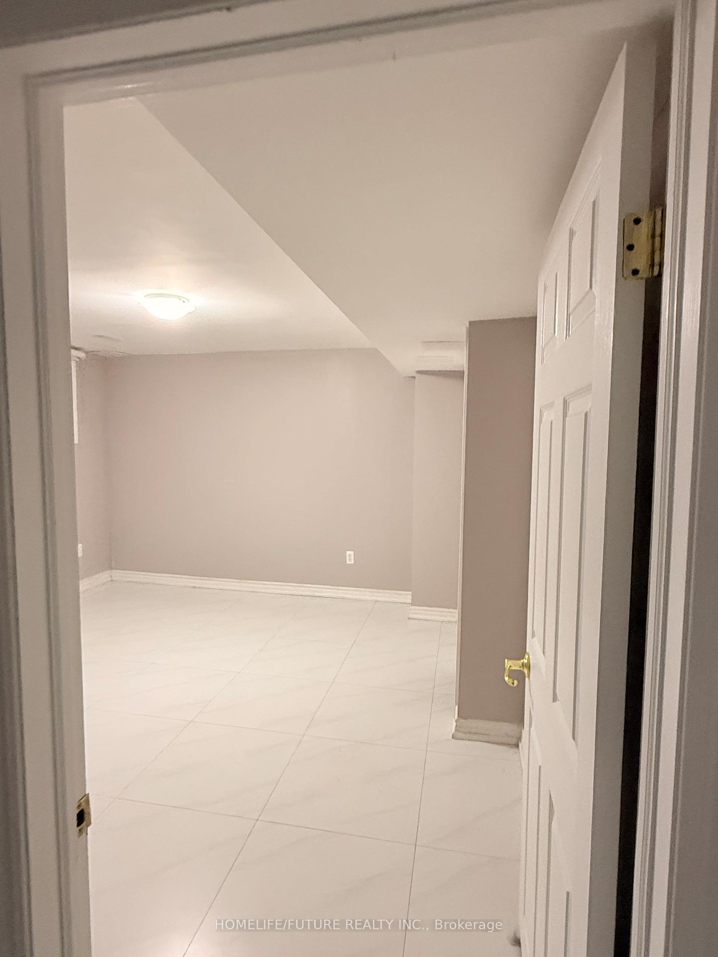 Photo 6 of Unit Bsmt, 4 Meandering Trail, Scarborough, Rouge — HOMEH