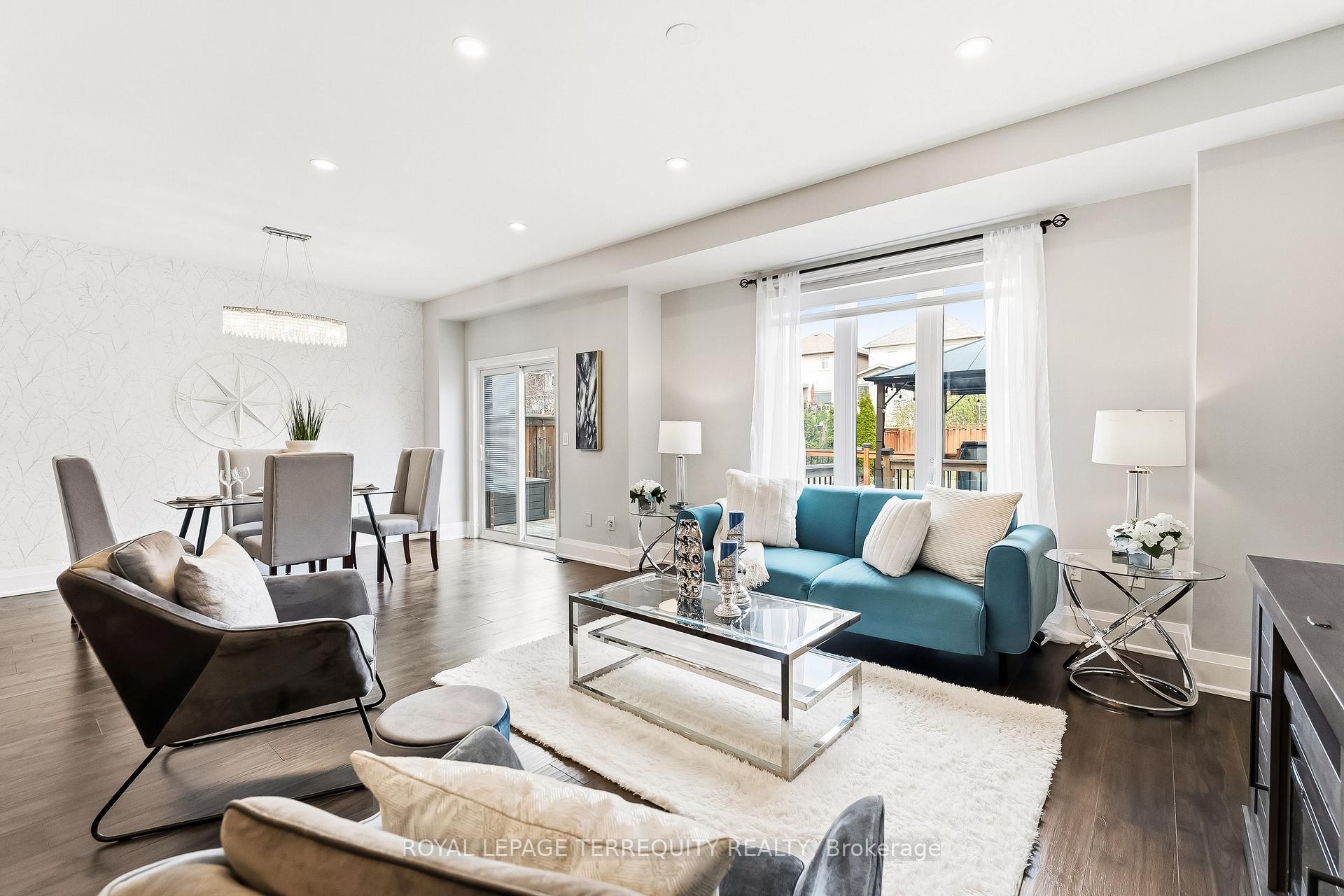 Photo 10 of 144 Underwood Drive, Whitby, Brooklin — HOMEH