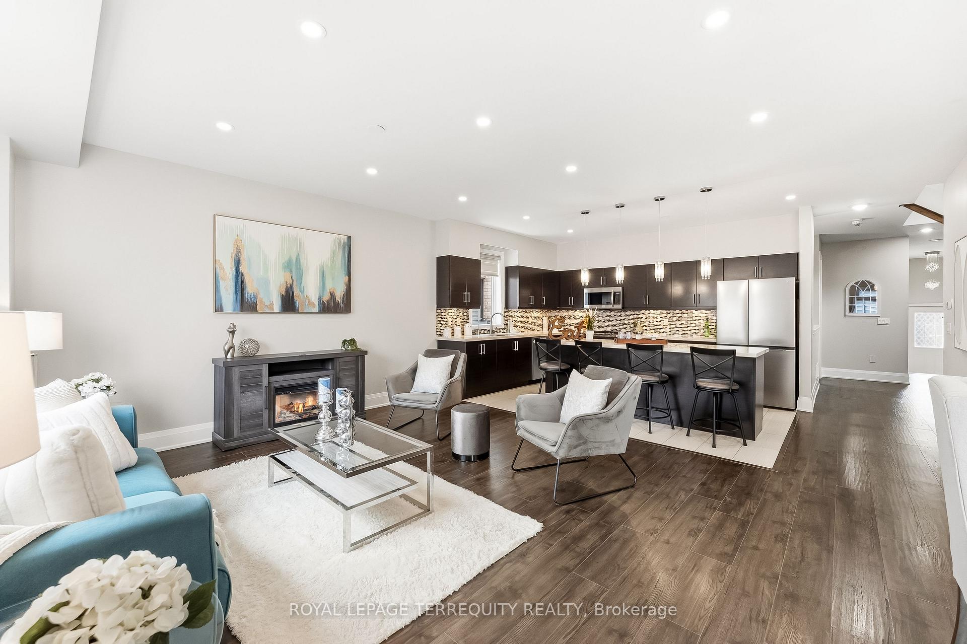 Photo 12 of 144 Underwood Drive, Whitby, Brooklin — HOMEH