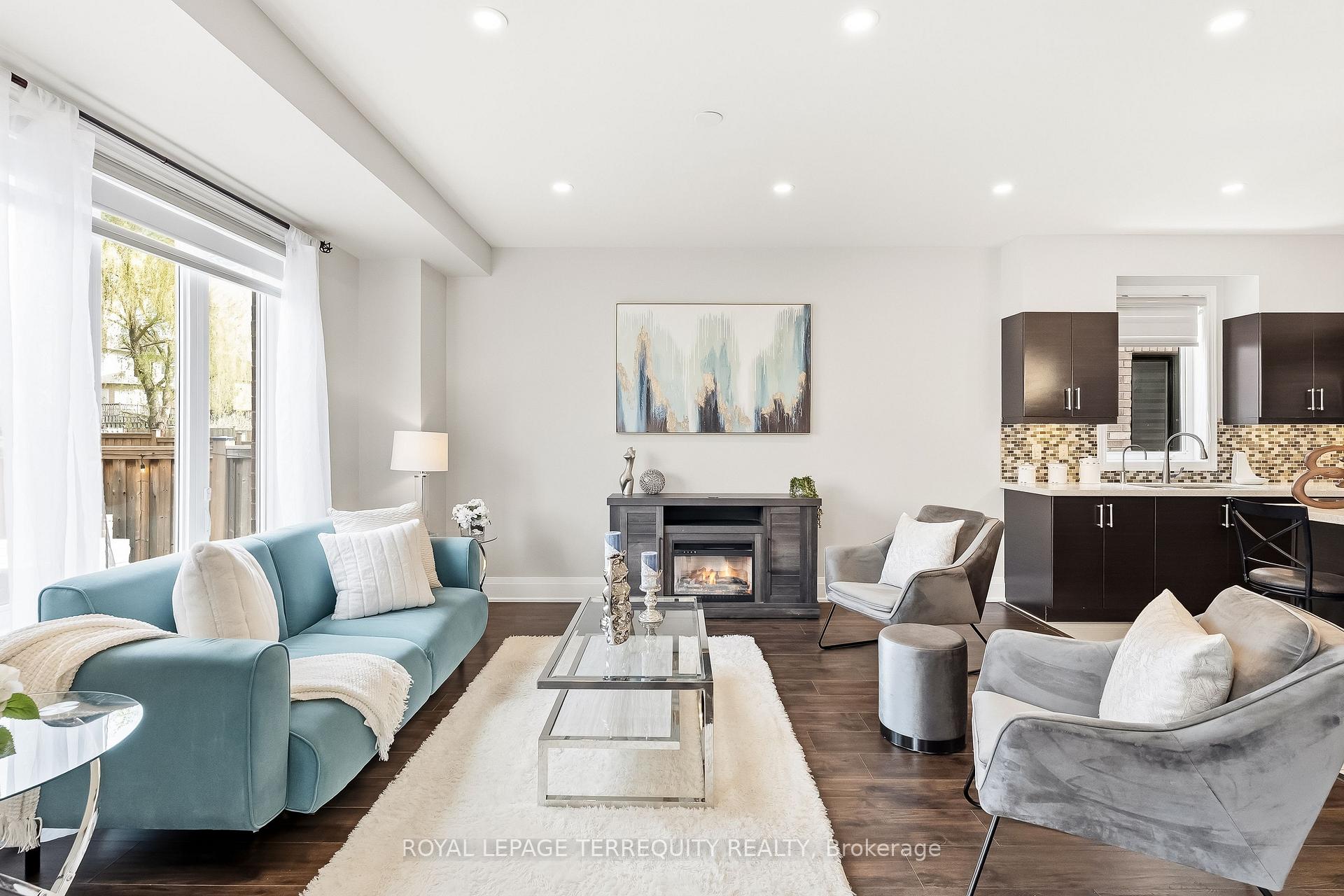 Photo 13 of 144 Underwood Drive, Whitby, Brooklin — HOMEH