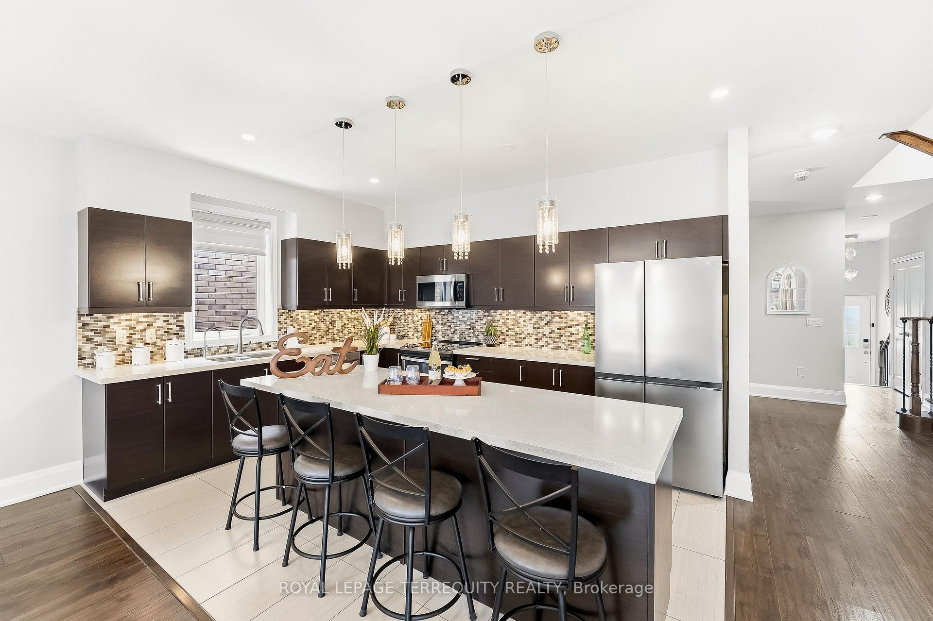 Photo 14 of 144 Underwood Drive, Whitby, Brooklin — HOMEH