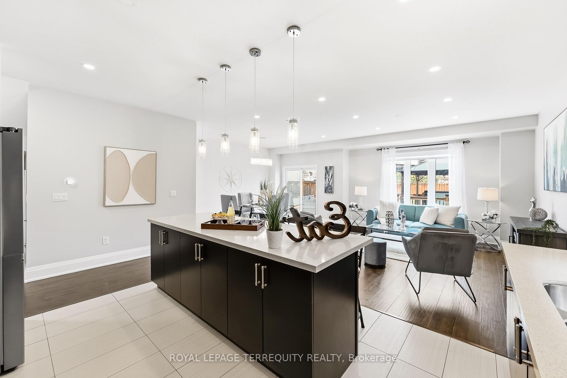 Photo 16 of 144 Underwood Drive, Whitby, Brooklin — HOMEH