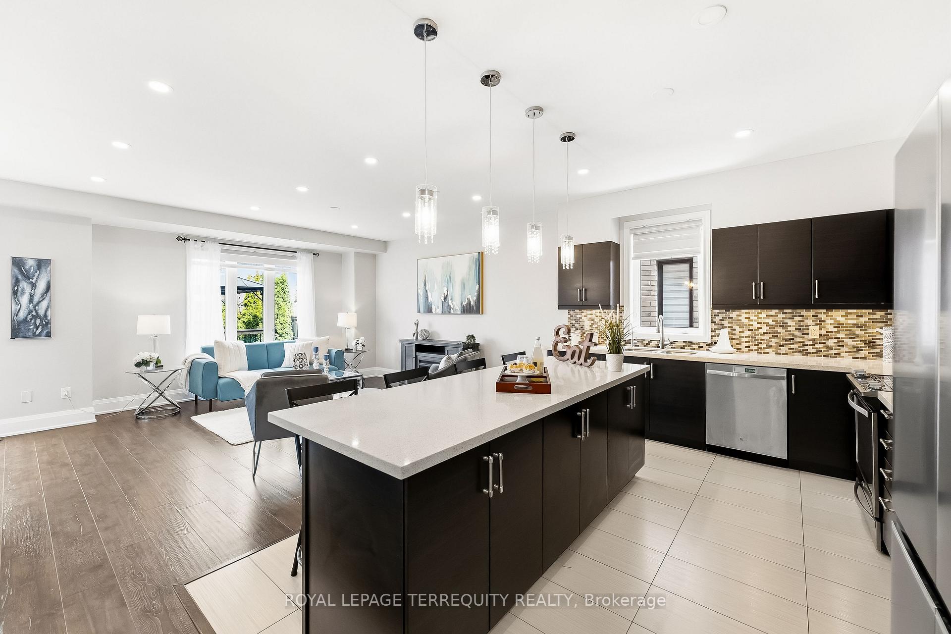 Photo 17 of 144 Underwood Drive, Whitby, Brooklin — HOMEH