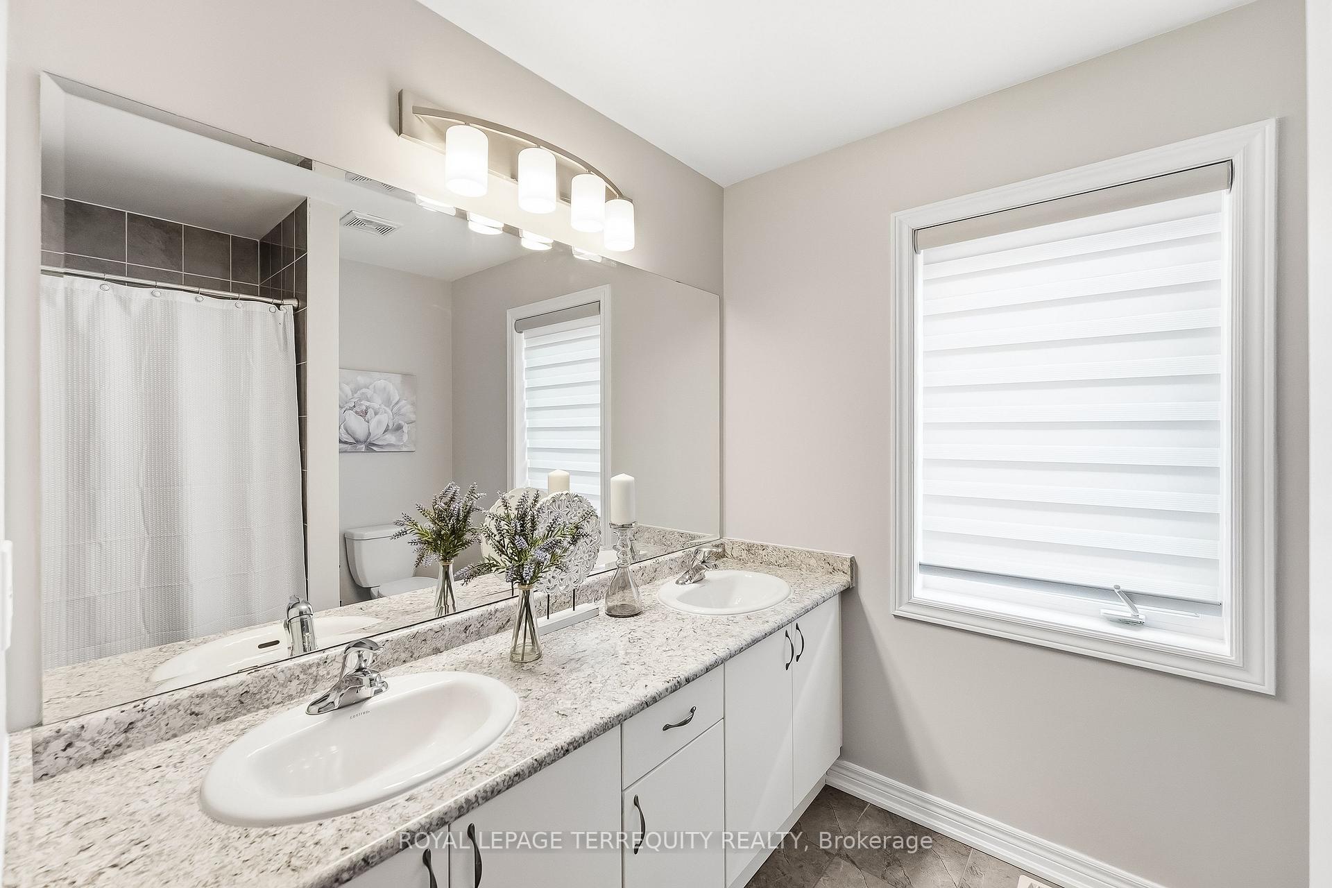 Photo 32 of 144 Underwood Drive, Whitby, Brooklin — HOMEH
