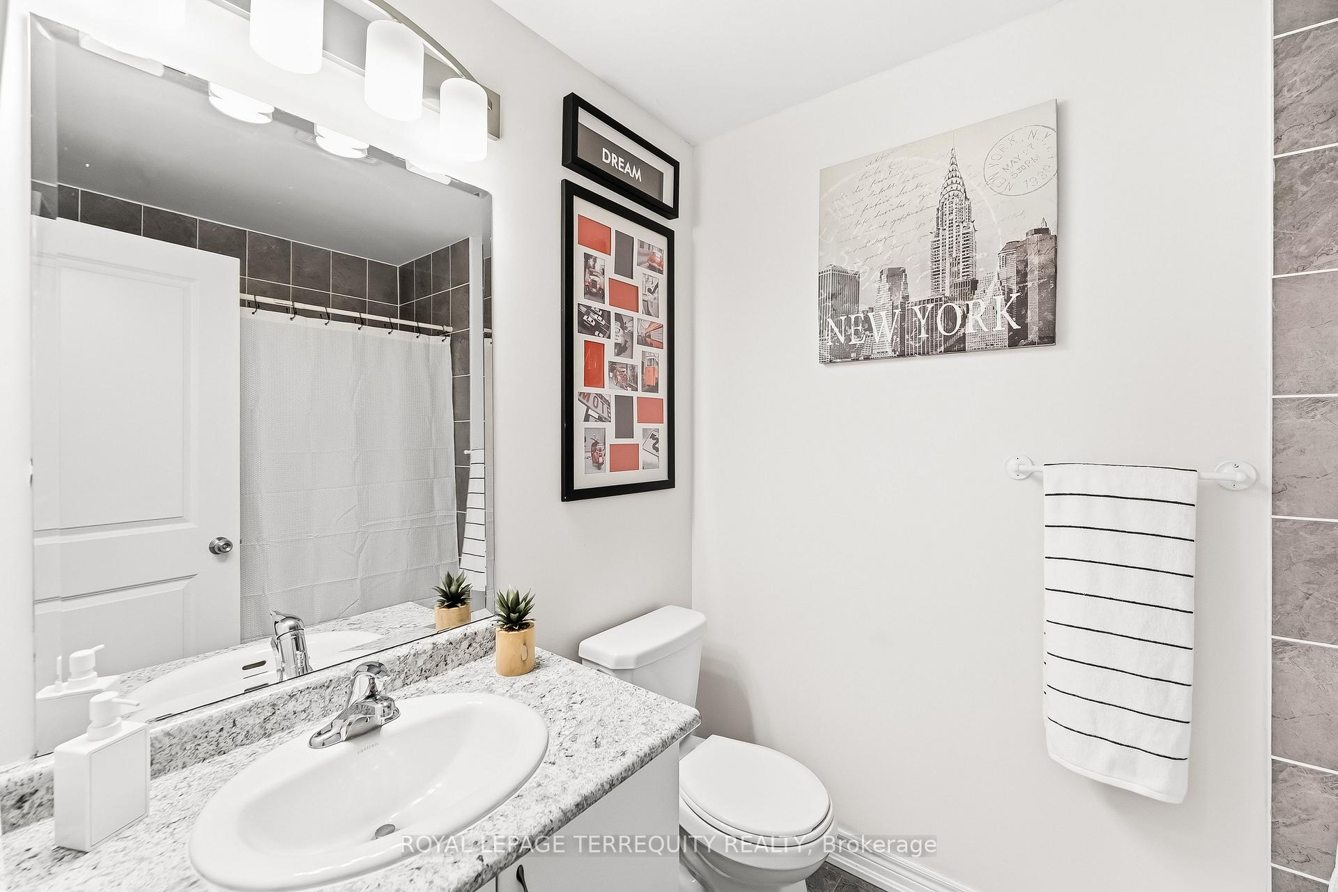 Photo 33 of 144 Underwood Drive, Whitby, Brooklin — HOMEH