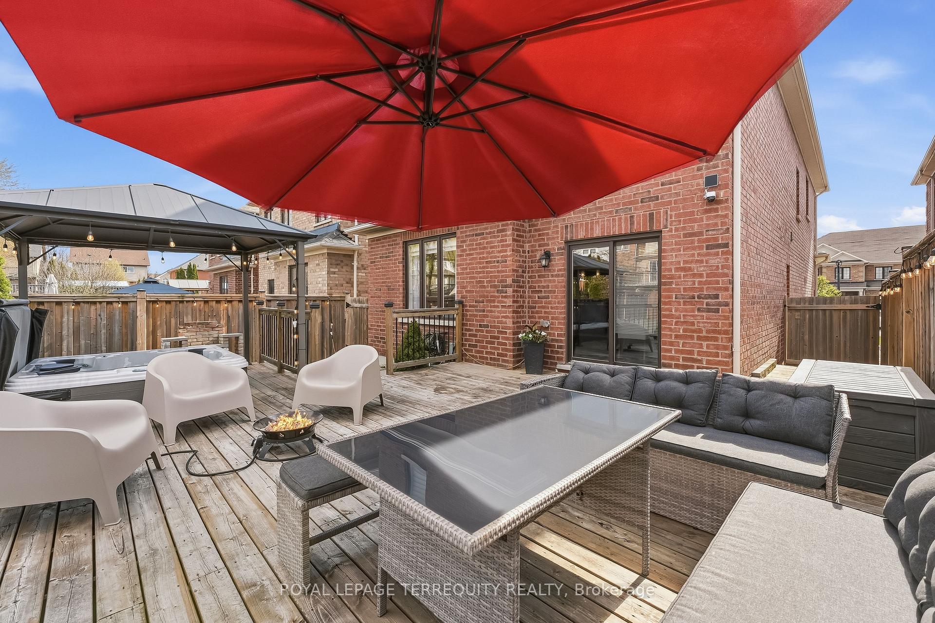 Photo 38 of 144 Underwood Drive, Whitby, Brooklin — HOMEH