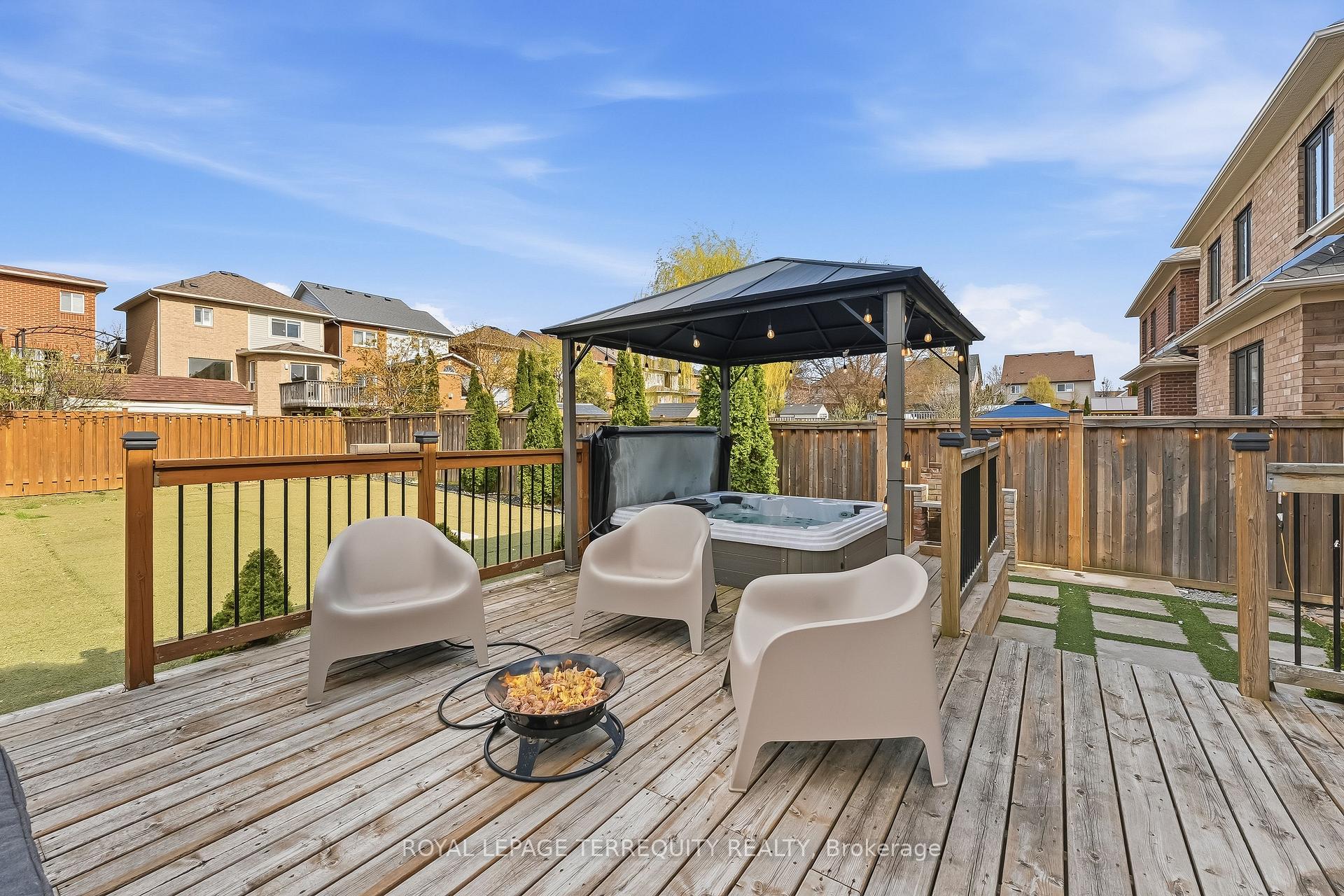 Photo 39 of 144 Underwood Drive, Whitby, Brooklin — HOMEH