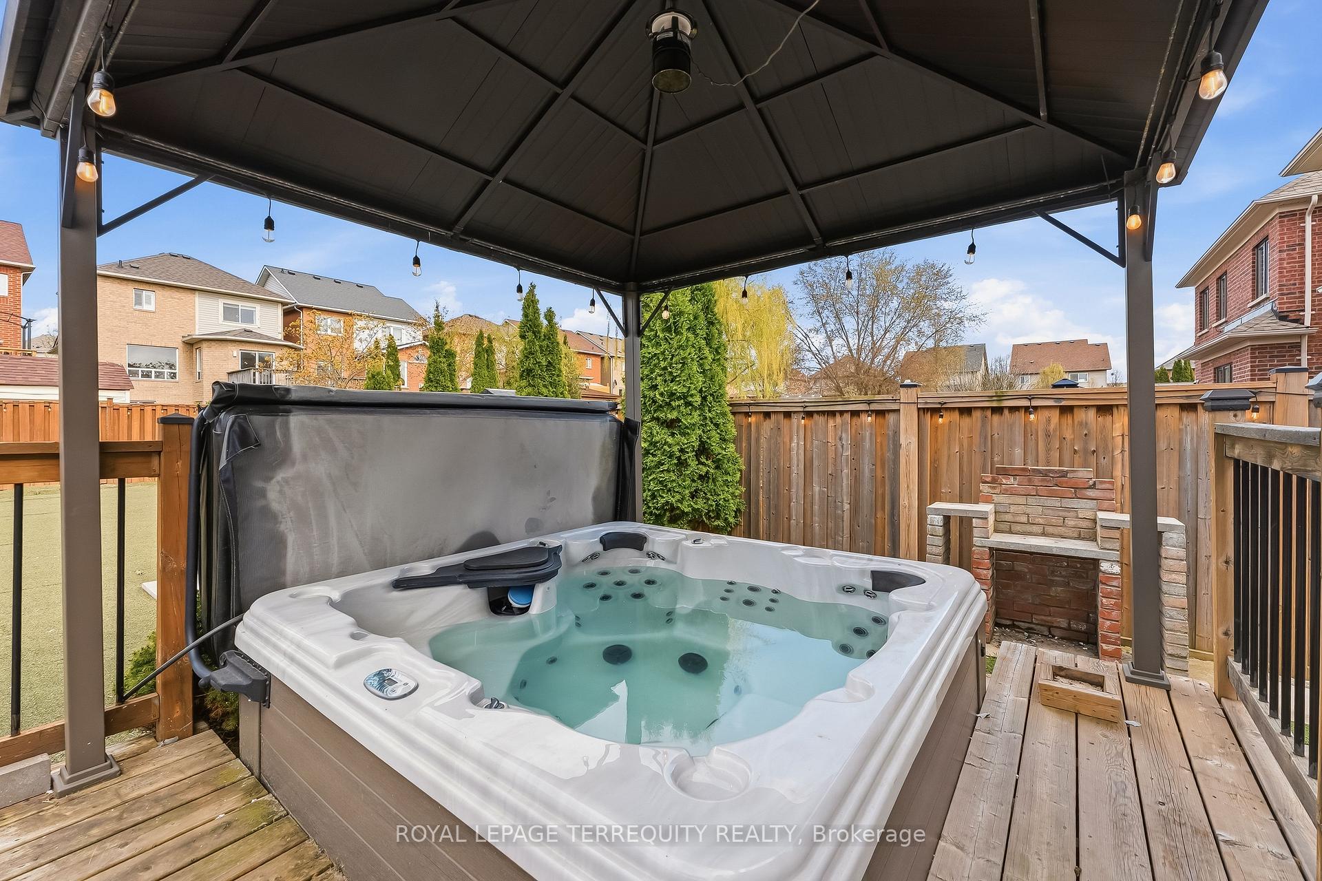 Photo 41 of 144 Underwood Drive, Whitby, Brooklin — HOMEH