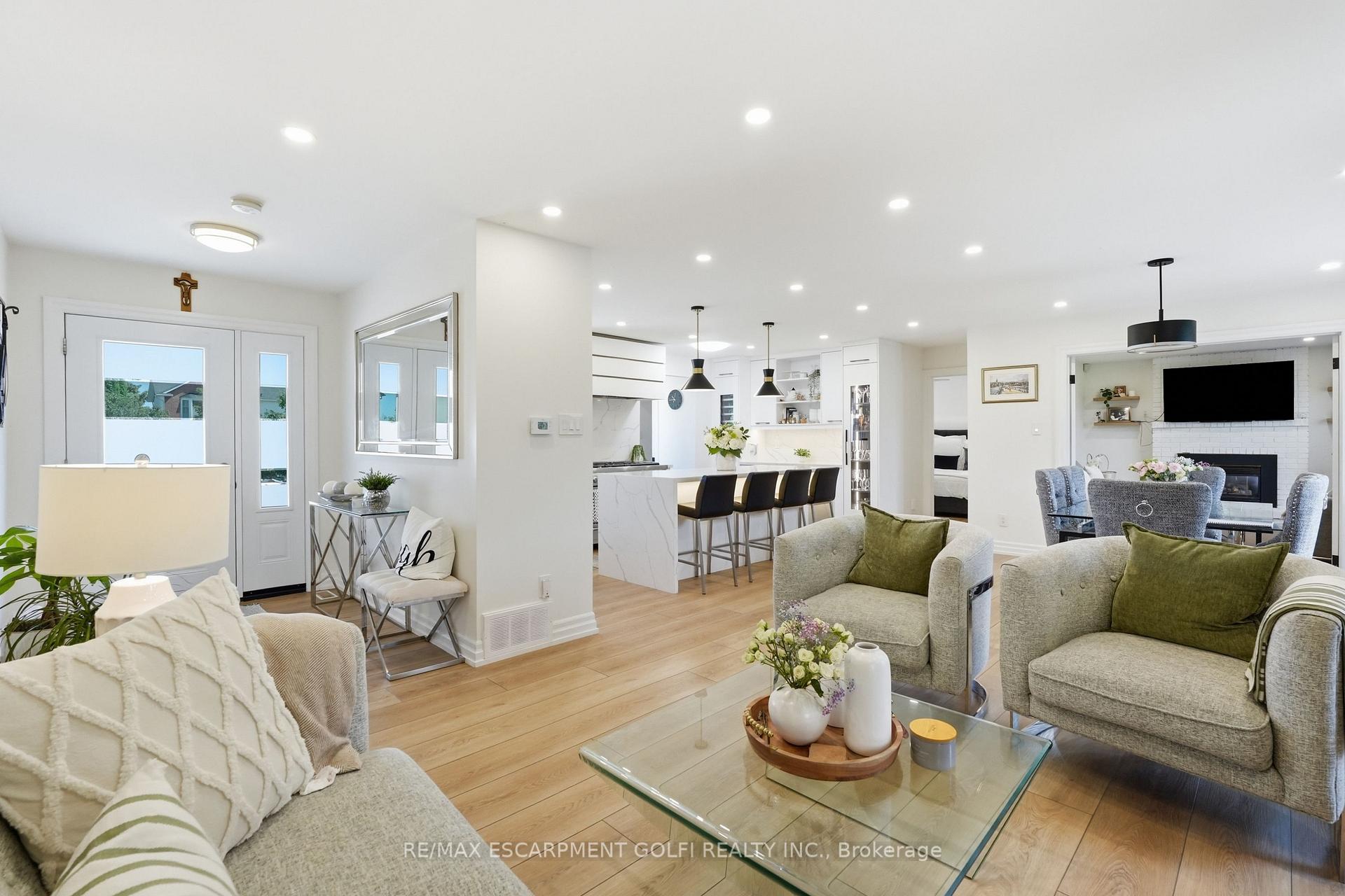 Photo 7 of 12 Cheval Drive, Grimsby, Grimsby Beach — HOMEH