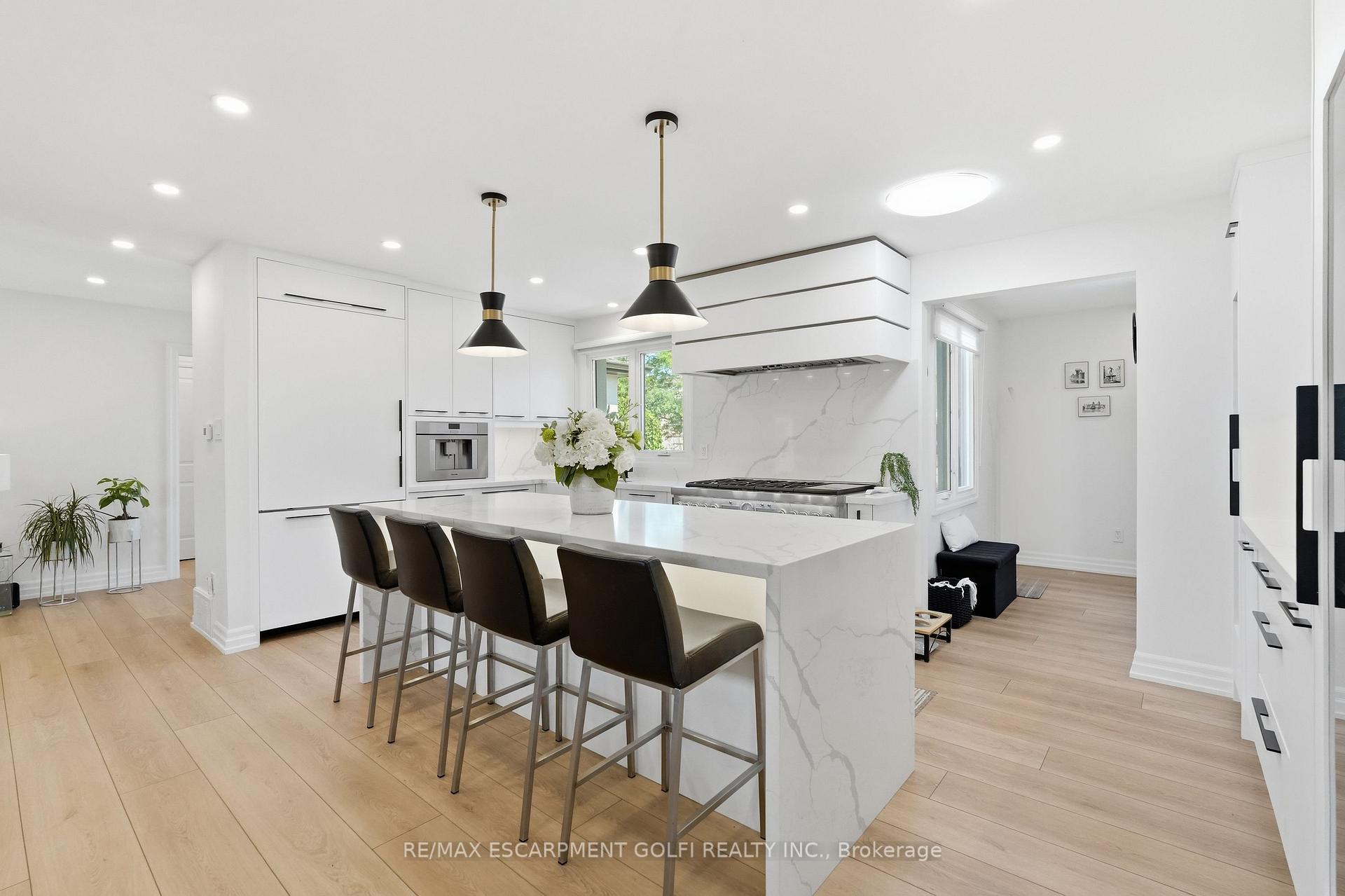 Photo 9 of 12 Cheval Drive, Grimsby, Grimsby Beach — HOMEH