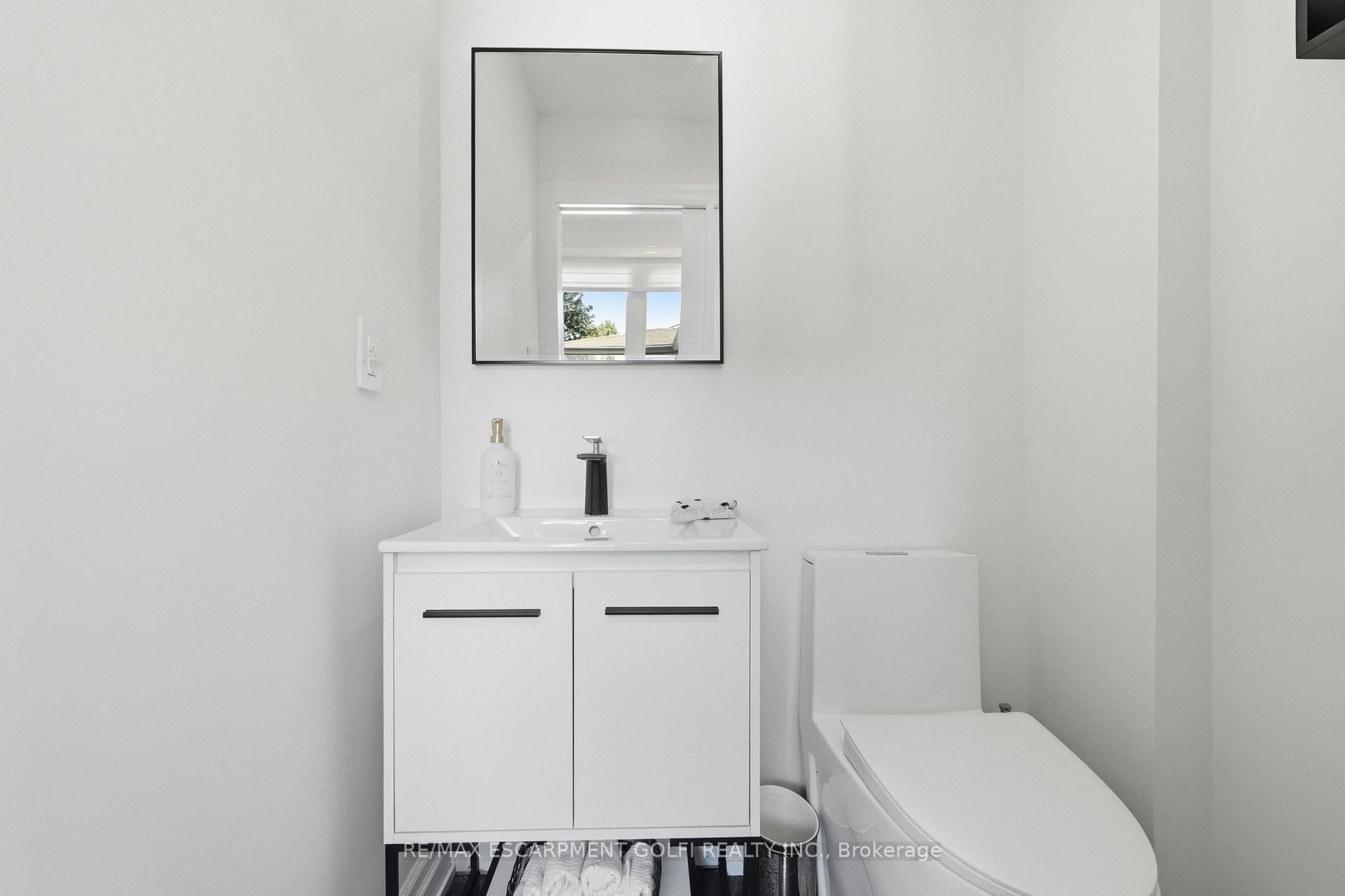 Photo 21 of 12 Cheval Drive, Grimsby, Grimsby Beach — HOMEH