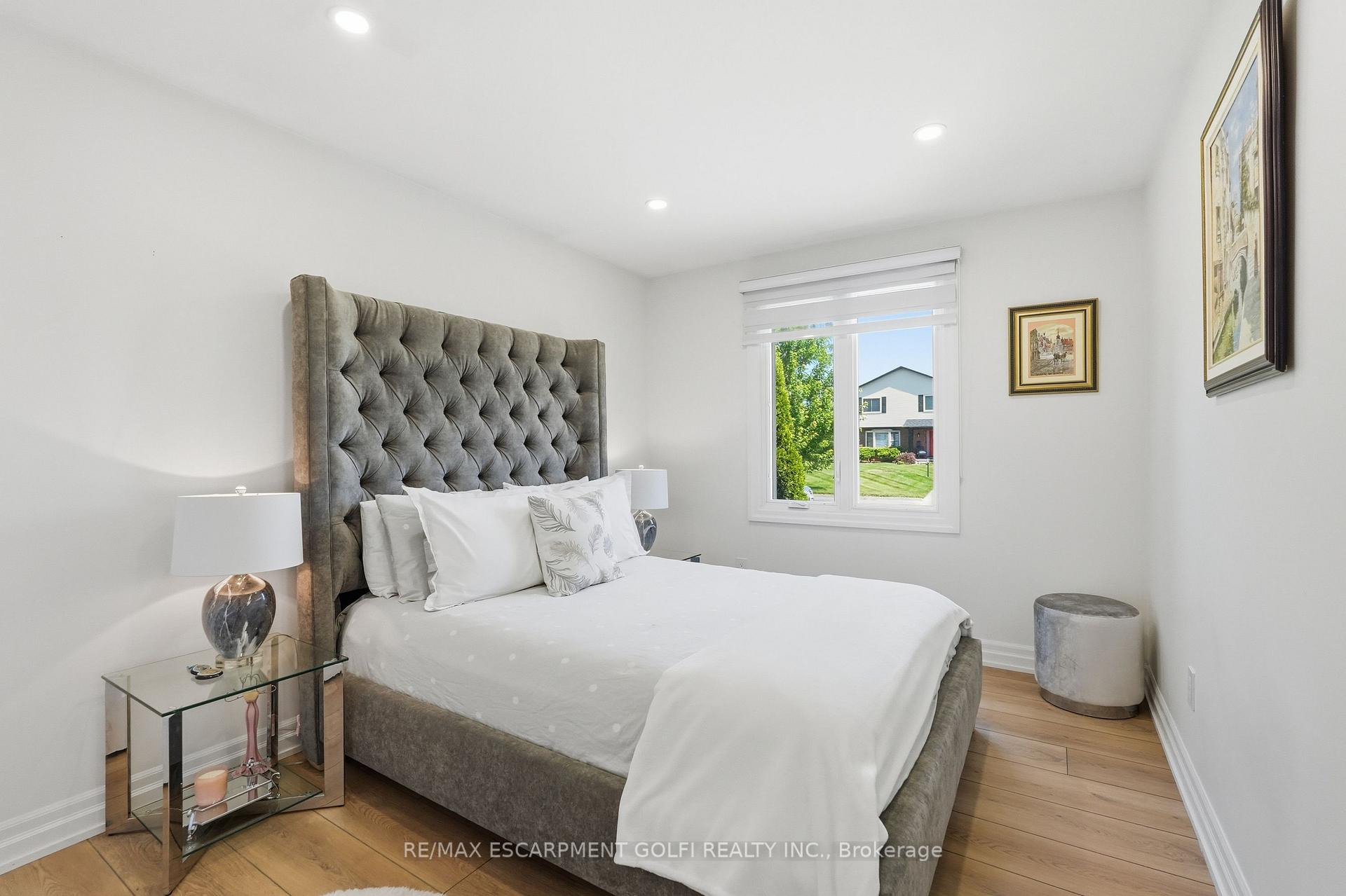 Photo 27 of 12 Cheval Drive, Grimsby, Grimsby Beach — HOMEH
