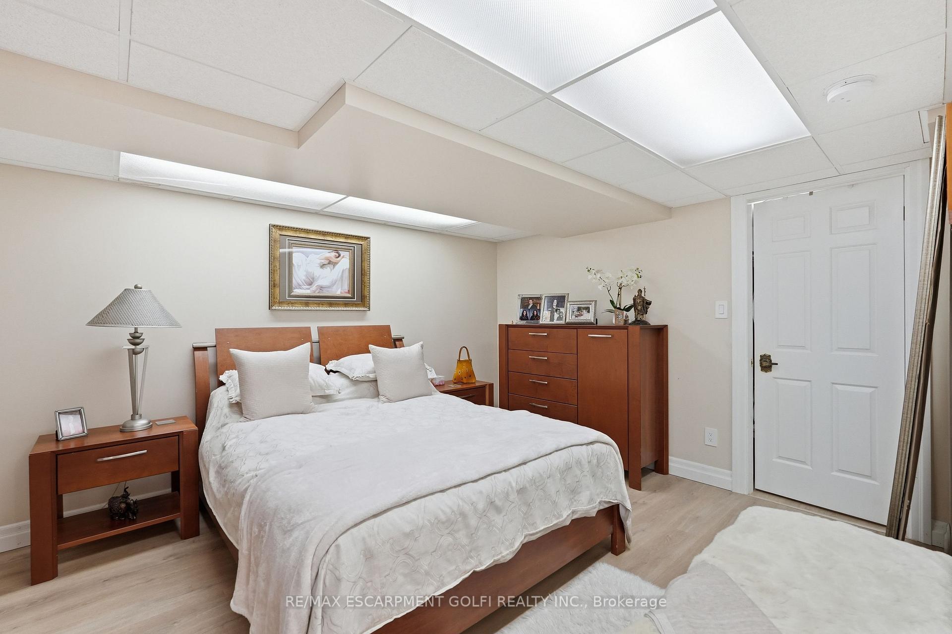 Photo 34 of 12 Cheval Drive, Grimsby, Grimsby Beach — HOMEH