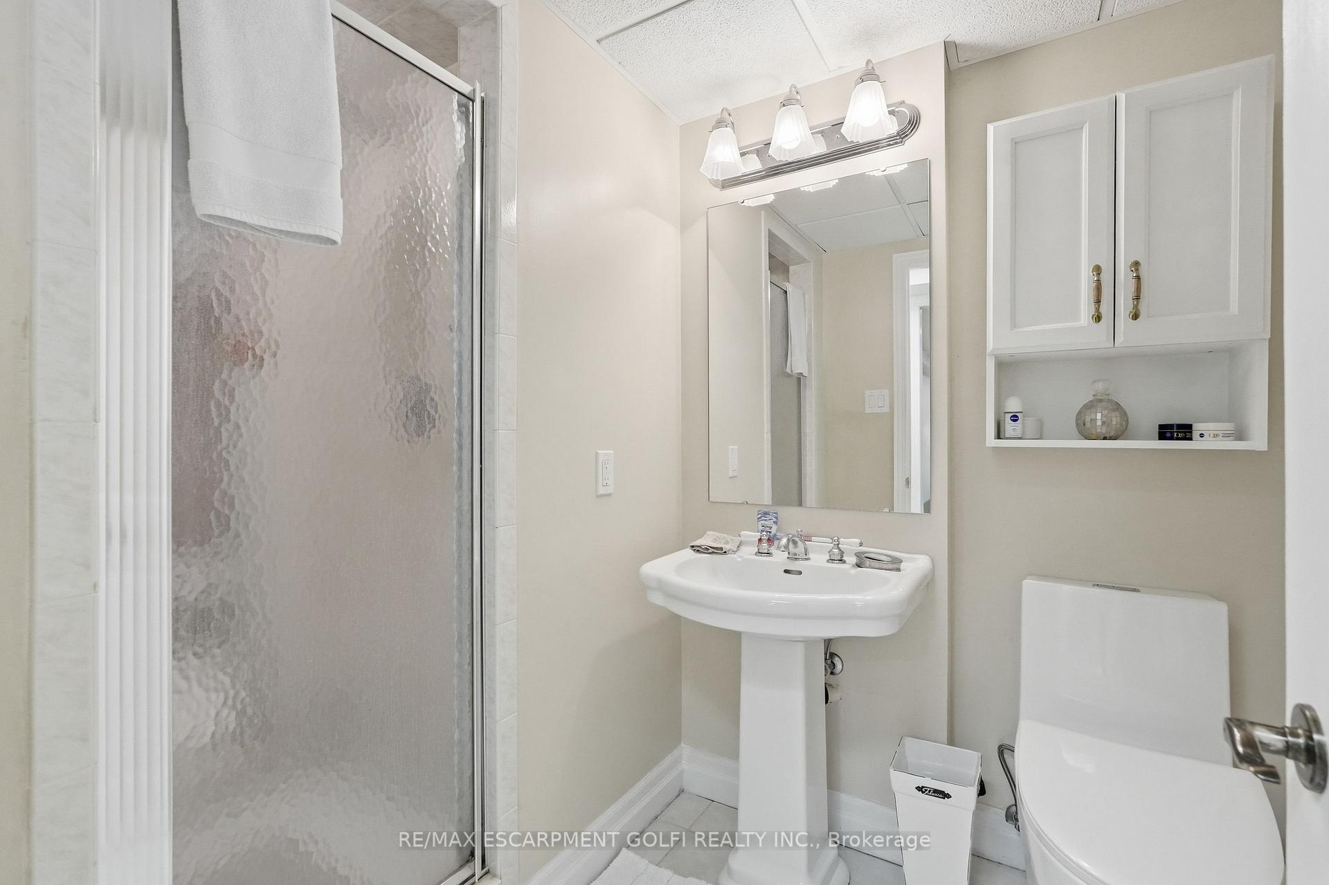 Photo 36 of 12 Cheval Drive, Grimsby, Grimsby Beach — HOMEH