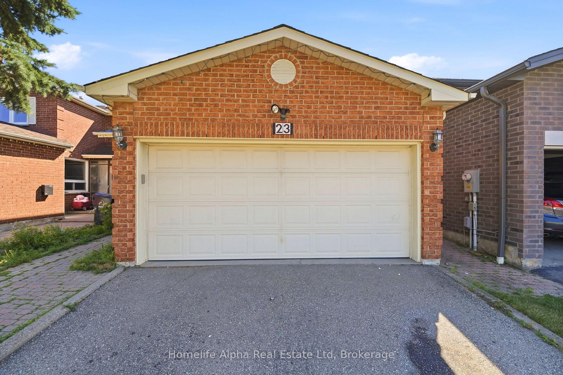 Front of 23 Fort Dearborn Drive
