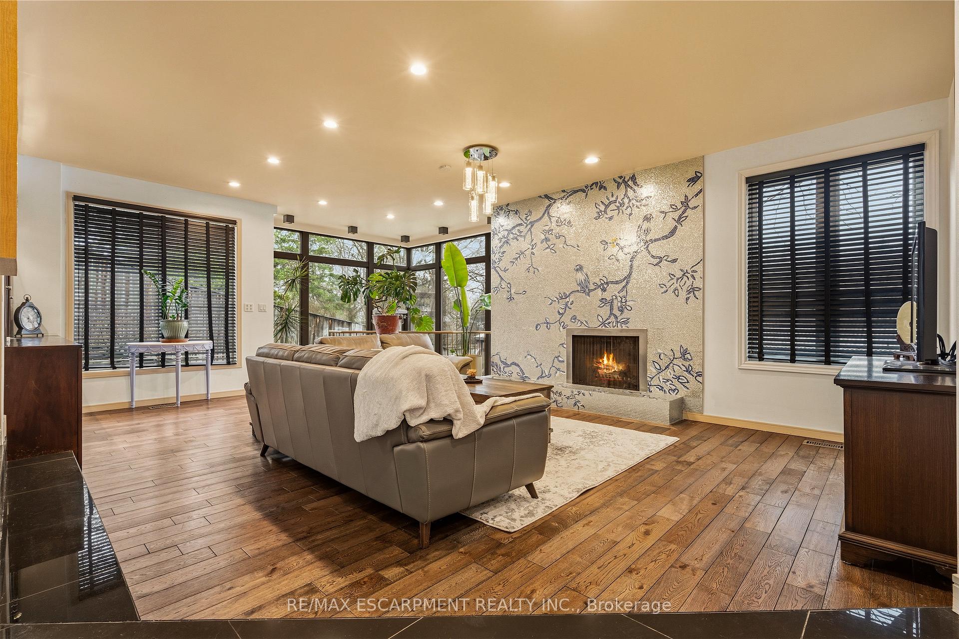 Photo 12 of 78 Terrace Drive, Hamilton, Dundas — HOMEH