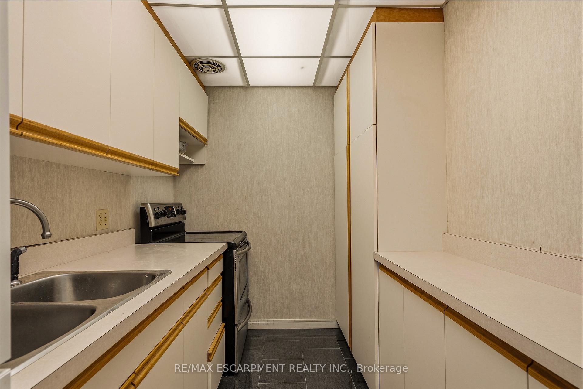 Photo 41 of 78 Terrace Drive, Hamilton, Dundas — HOMEH