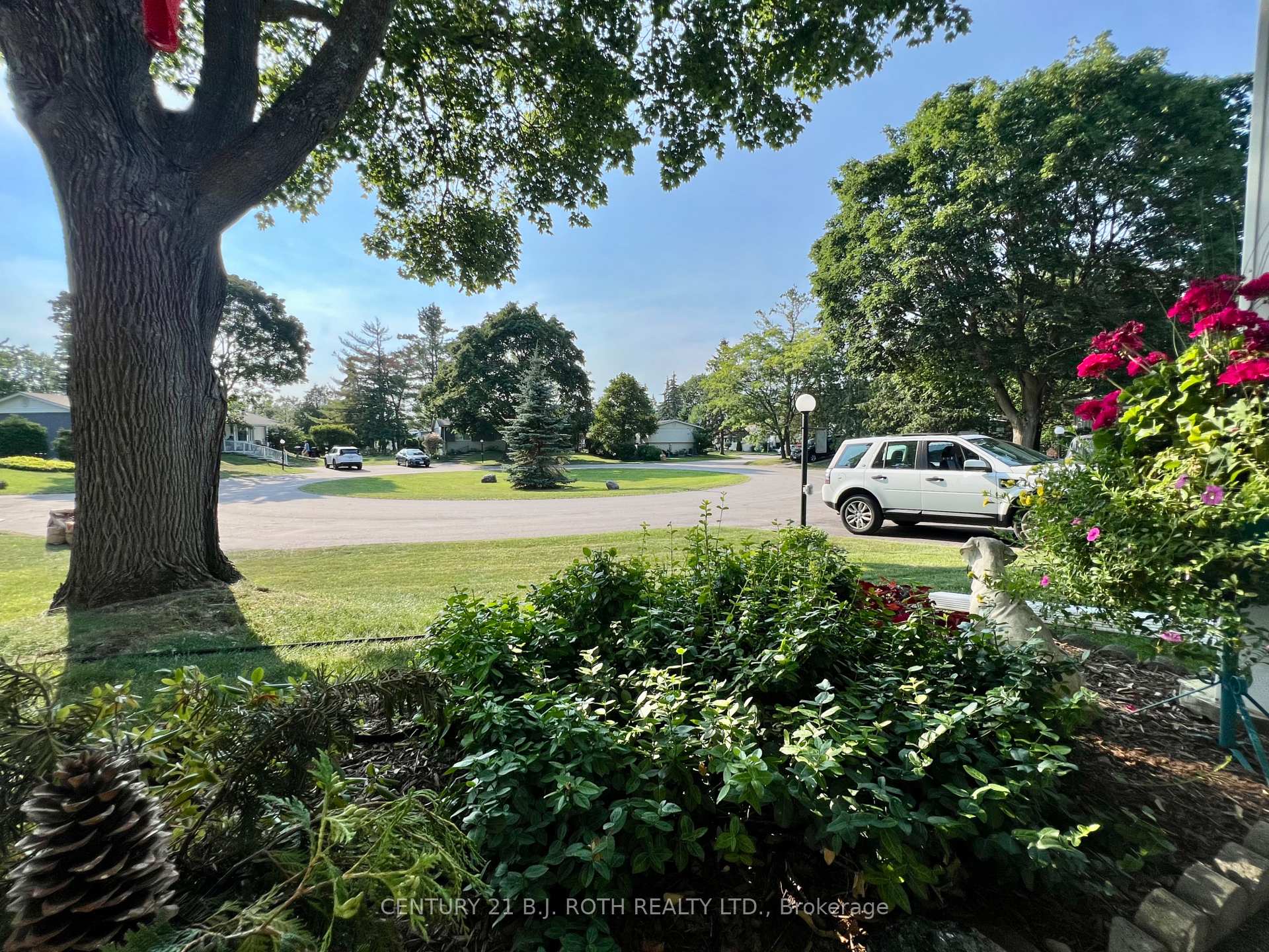 Photo 1 of 5 Walnut Court, Innisfil, Rural Innisfil — HOMEH