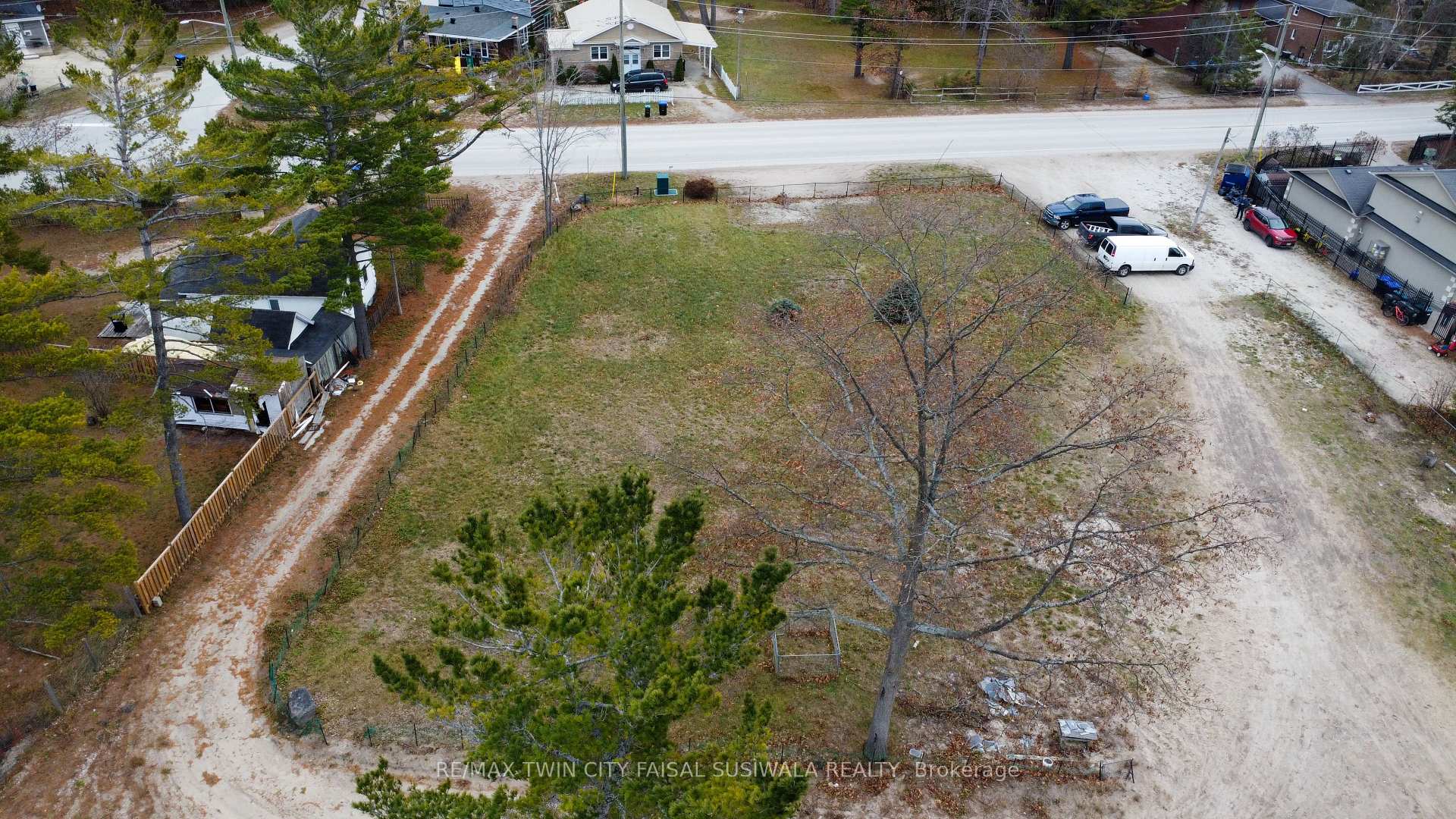 Photo 6 of Unit A, 326 River Road, Wasaga Beach — HOMEH