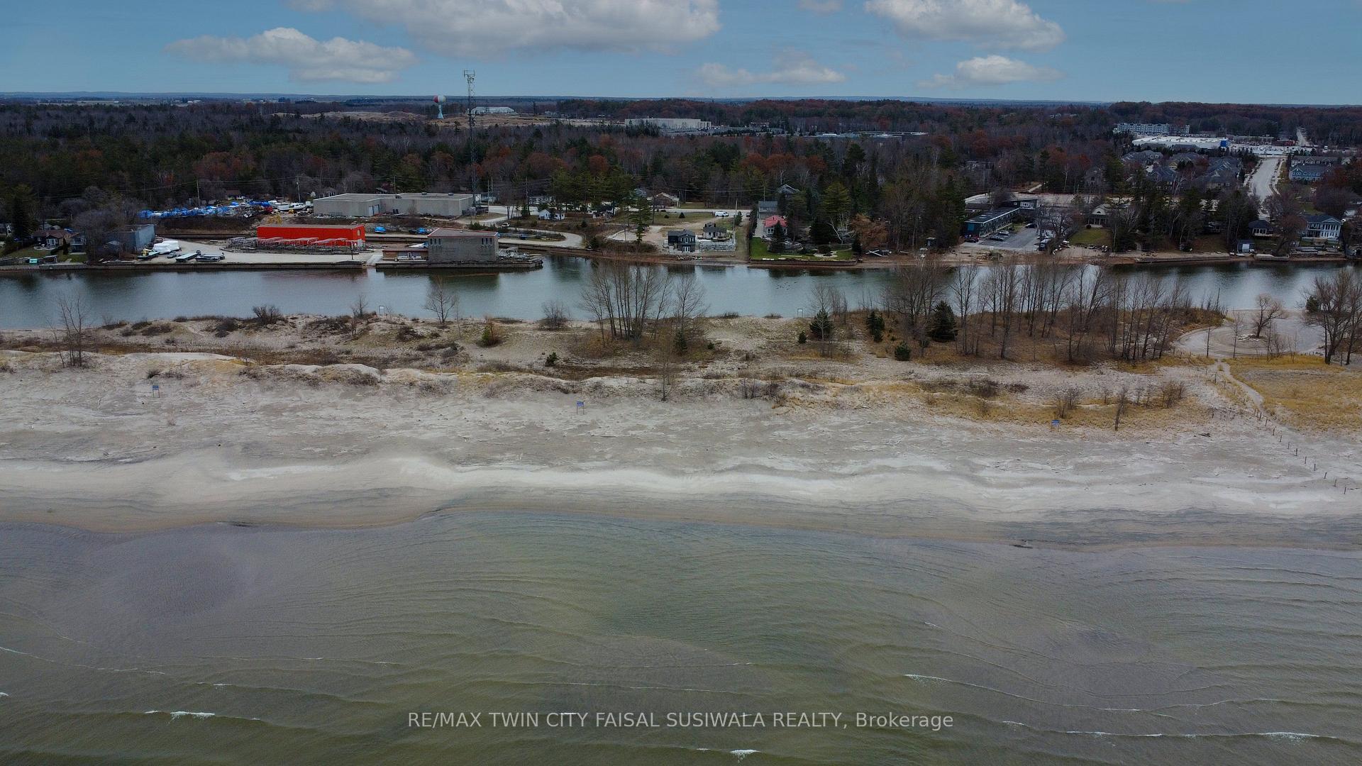 Photo 11 of Unit A, 326 River Road, Wasaga Beach — HOMEH