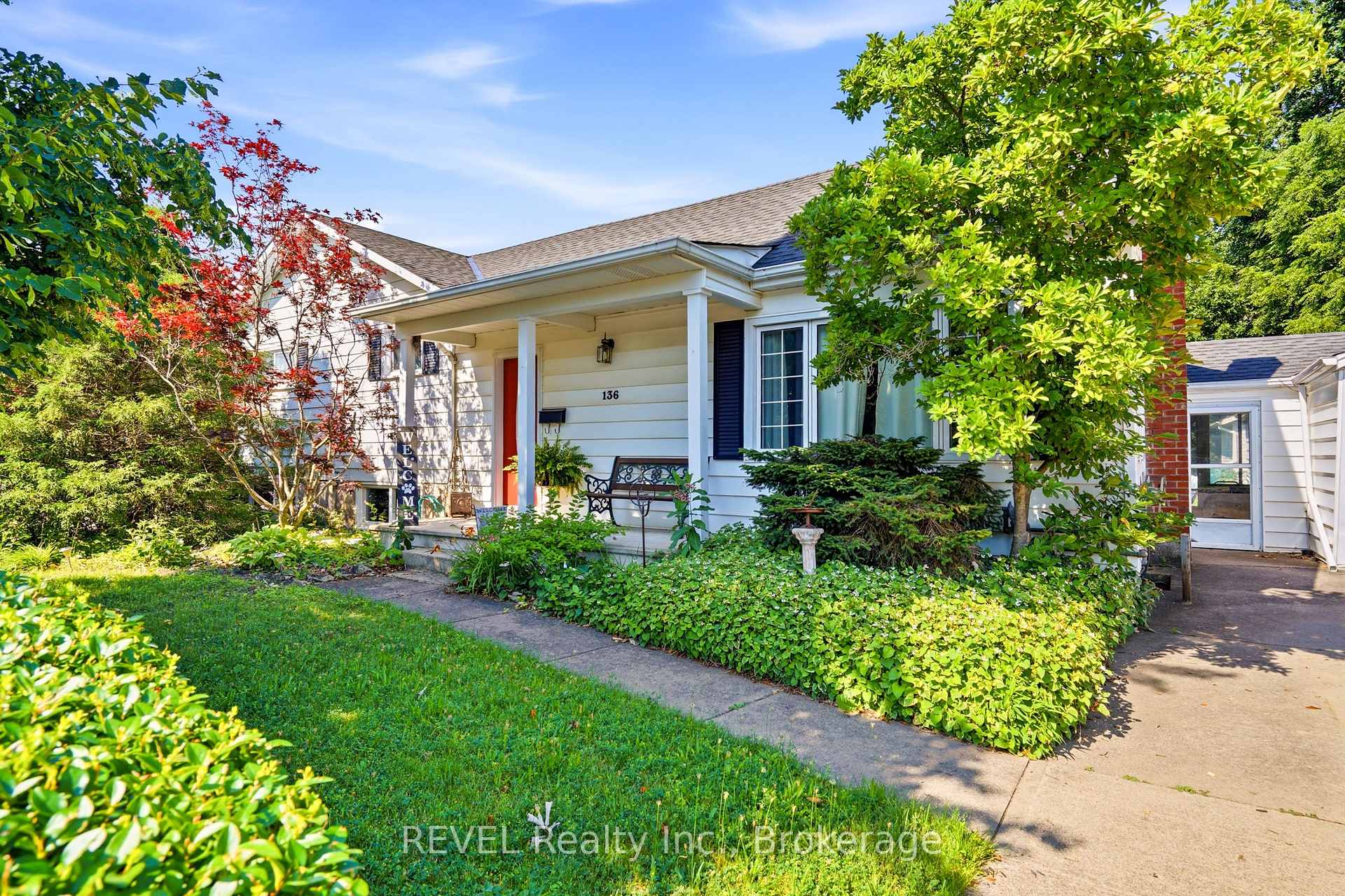 Photo 2 of 136 Powerview Avenue, St. Catharines, Western Hill — HOMEH